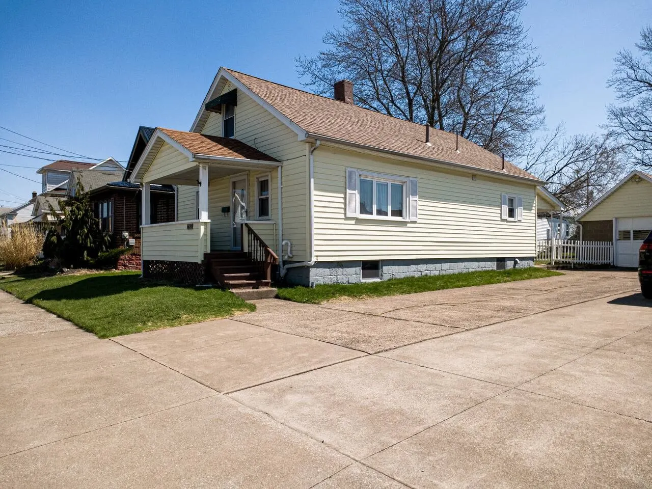 Erie's Heart and Soul - House in town, Sleeps 6! 16