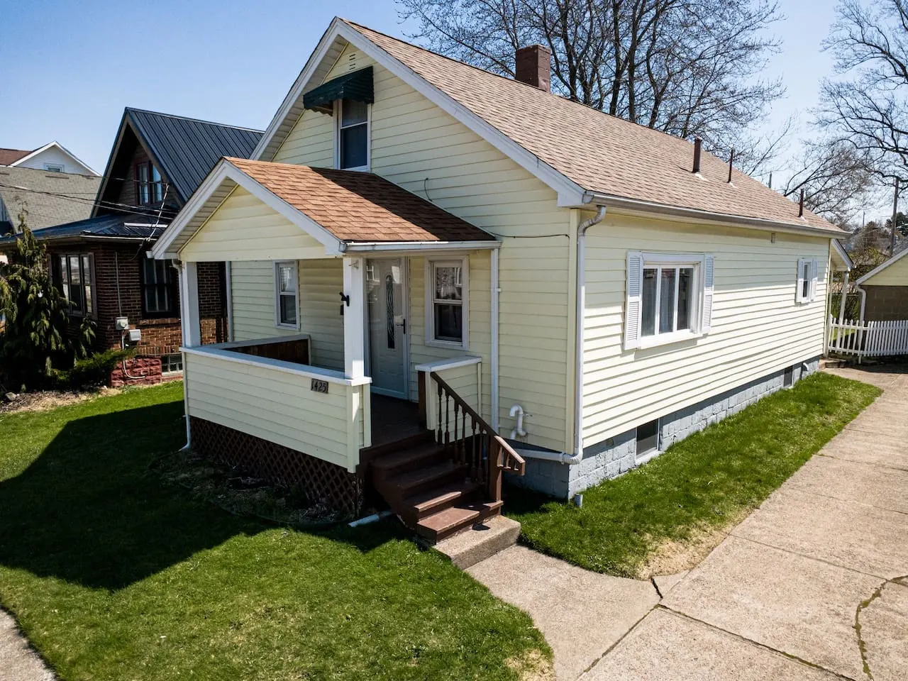 Erie's Heart and Soul - House in town, Sleeps 6! 7