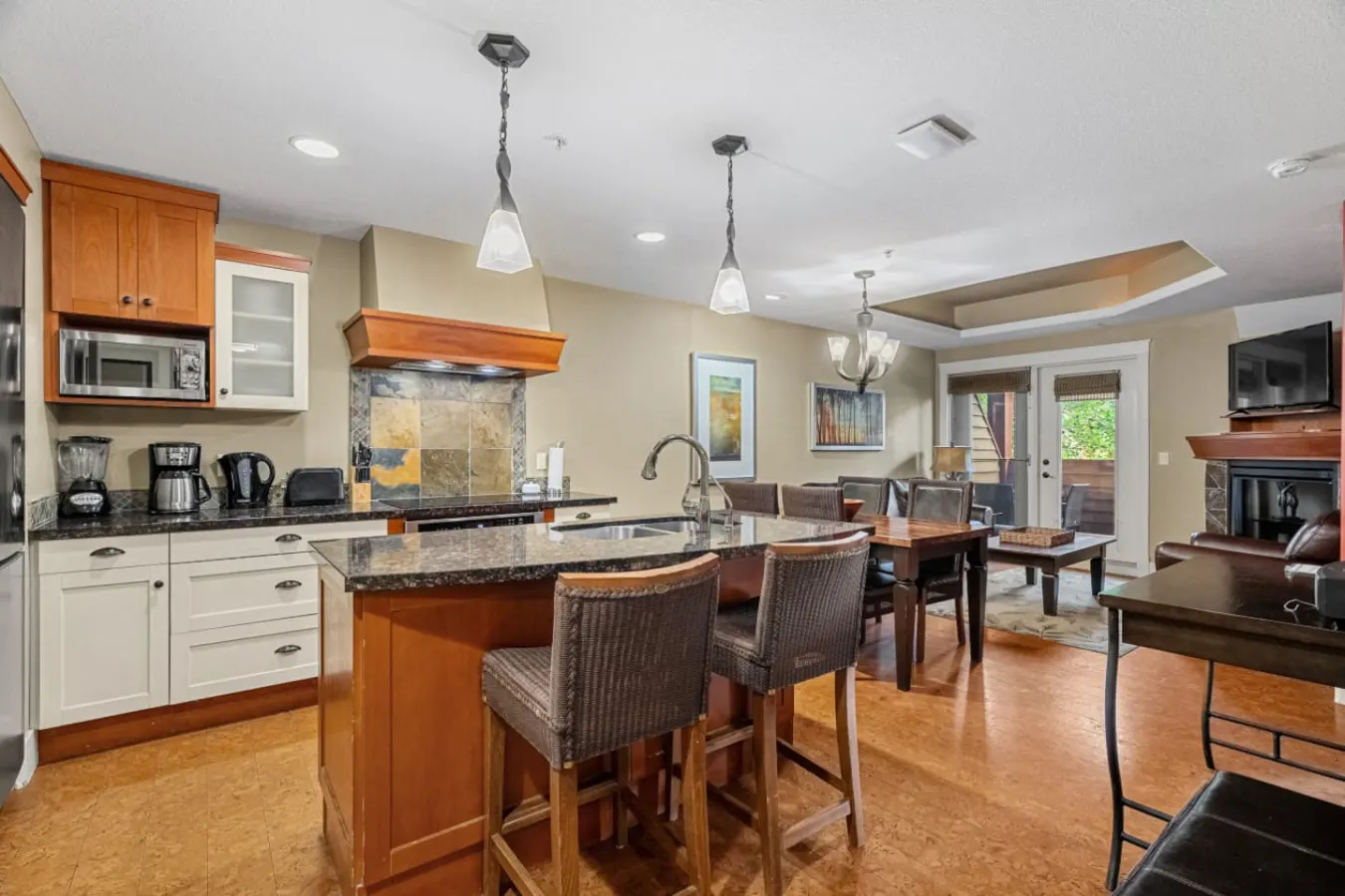 Mountain Suite with Hot Tub & Fitness Center 3
