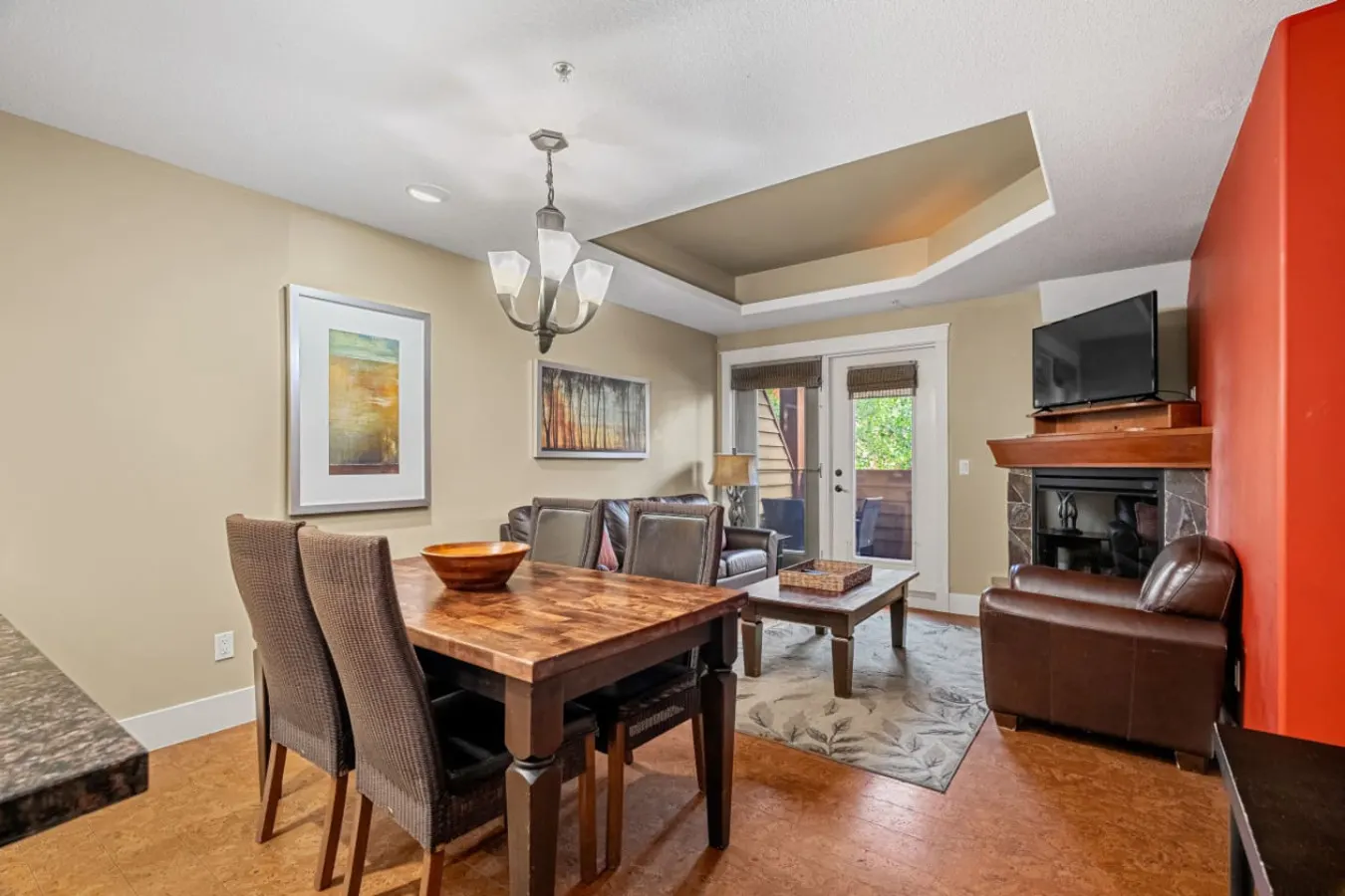 Mountain Suite with Hot Tub & Fitness Center 4