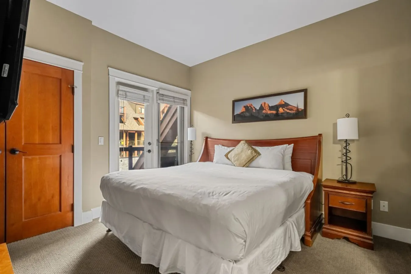 Mountain Suite with Hot Tub & Fitness Center 7