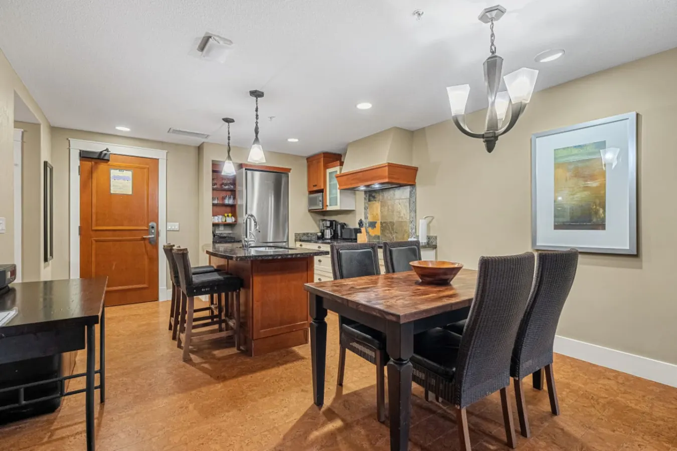Mountain Suite with Hot Tub & Fitness Center 8