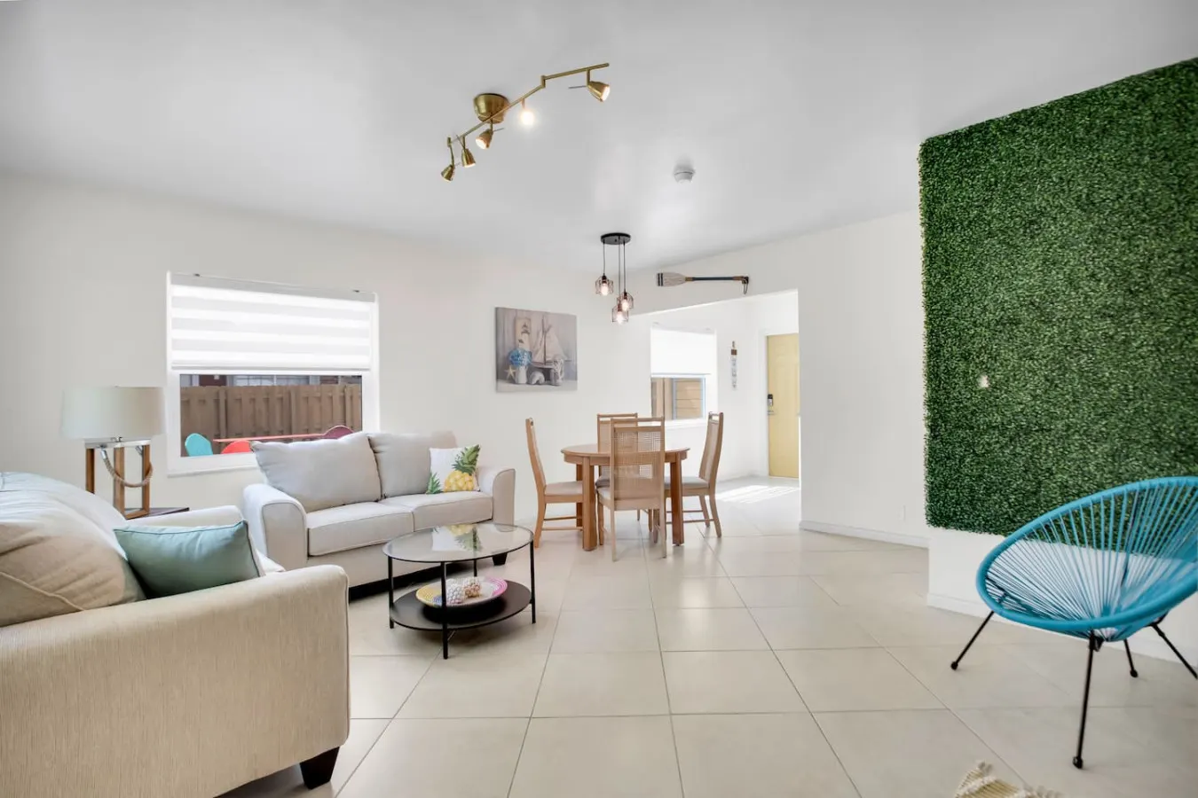 LoKal Rentals 4A - House near downtown/beach 1