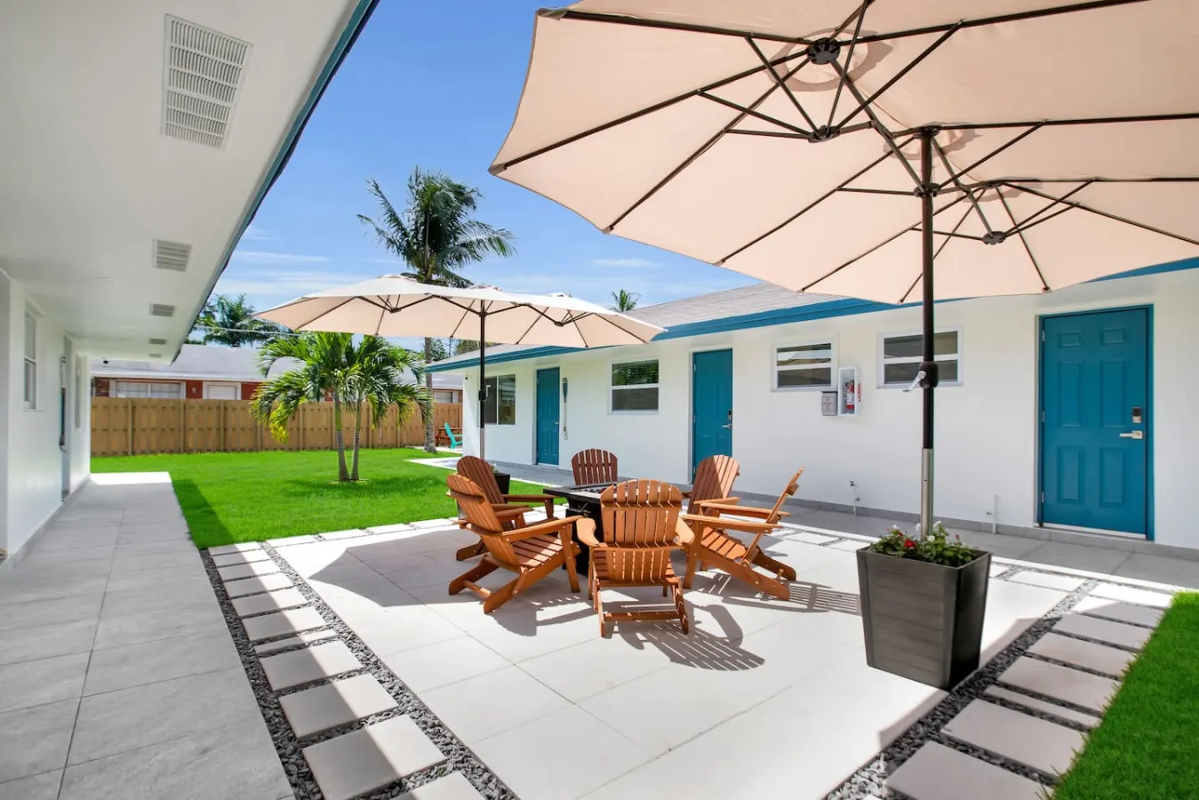 LoKal Rentals 4A - House near downtown/beach 11