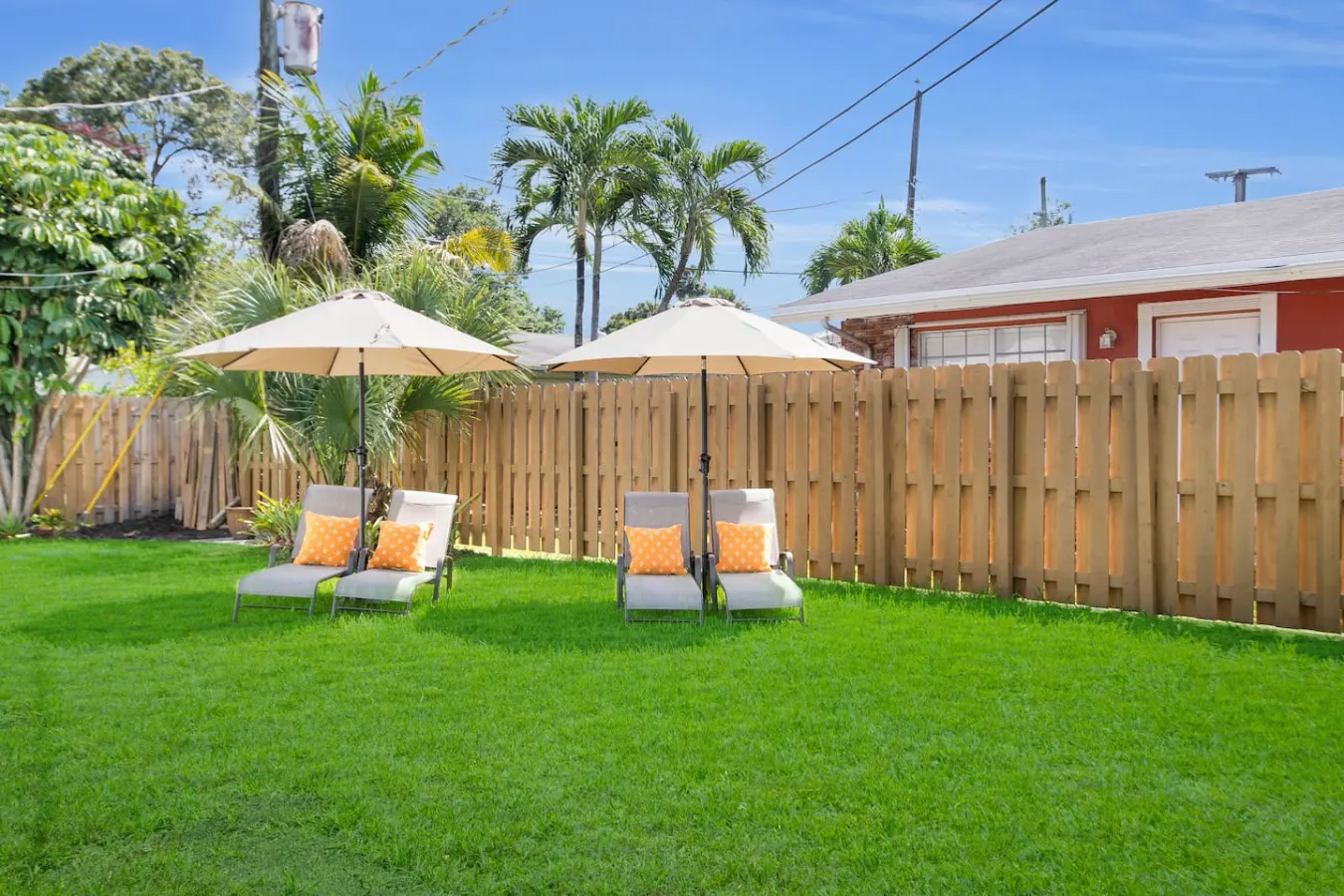 LoKal Rentals 4A - House near downtown/beach 13
