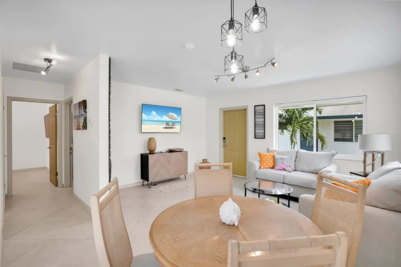 LoKal Rentals 4A - House near downtown/beach 5