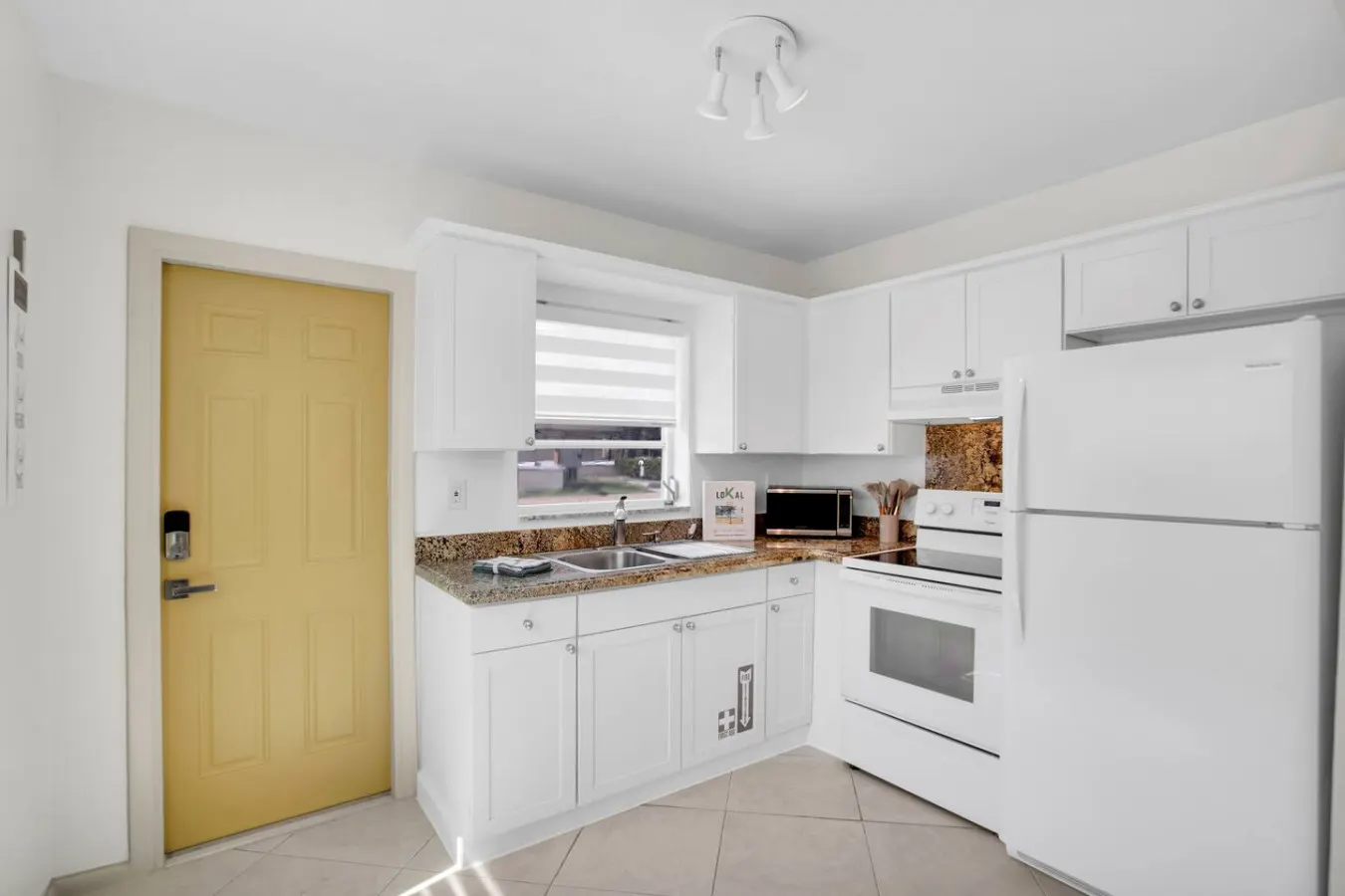 LoKal Rentals 4A - House near downtown/beach 6