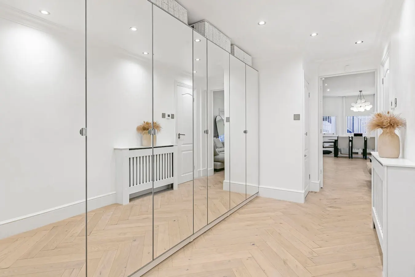 Knightsbridge 3-Bed Next To Harrods with Patio 16