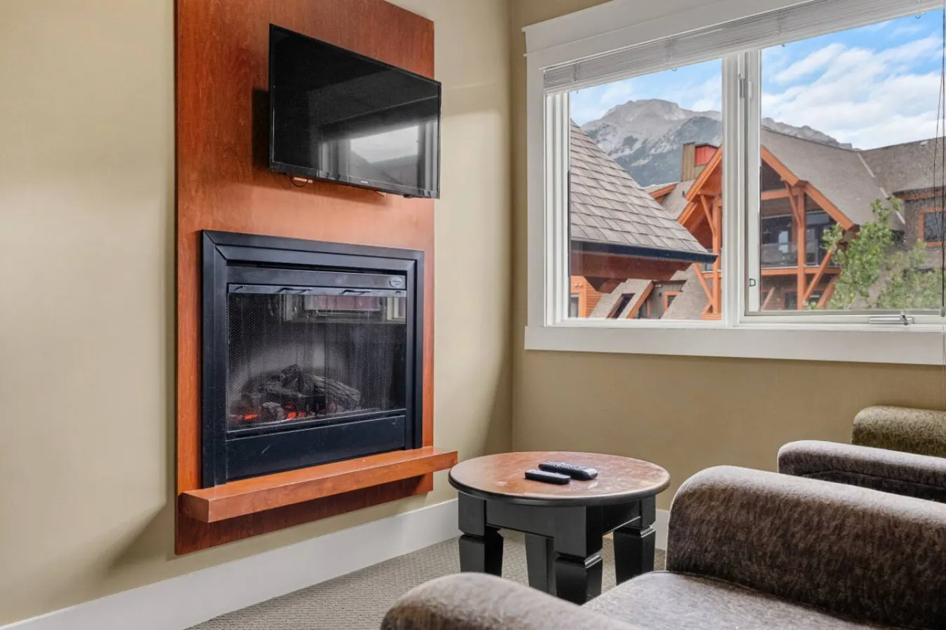 Rockies Home: Hot Tub, Pool & Fireplace 8