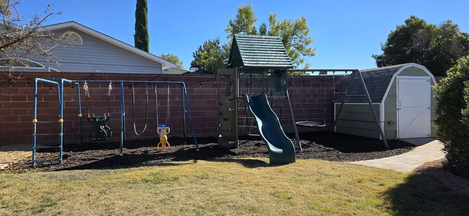 Hot Tub, Pool Table, Swing Sets, Theater, Kayaks 4