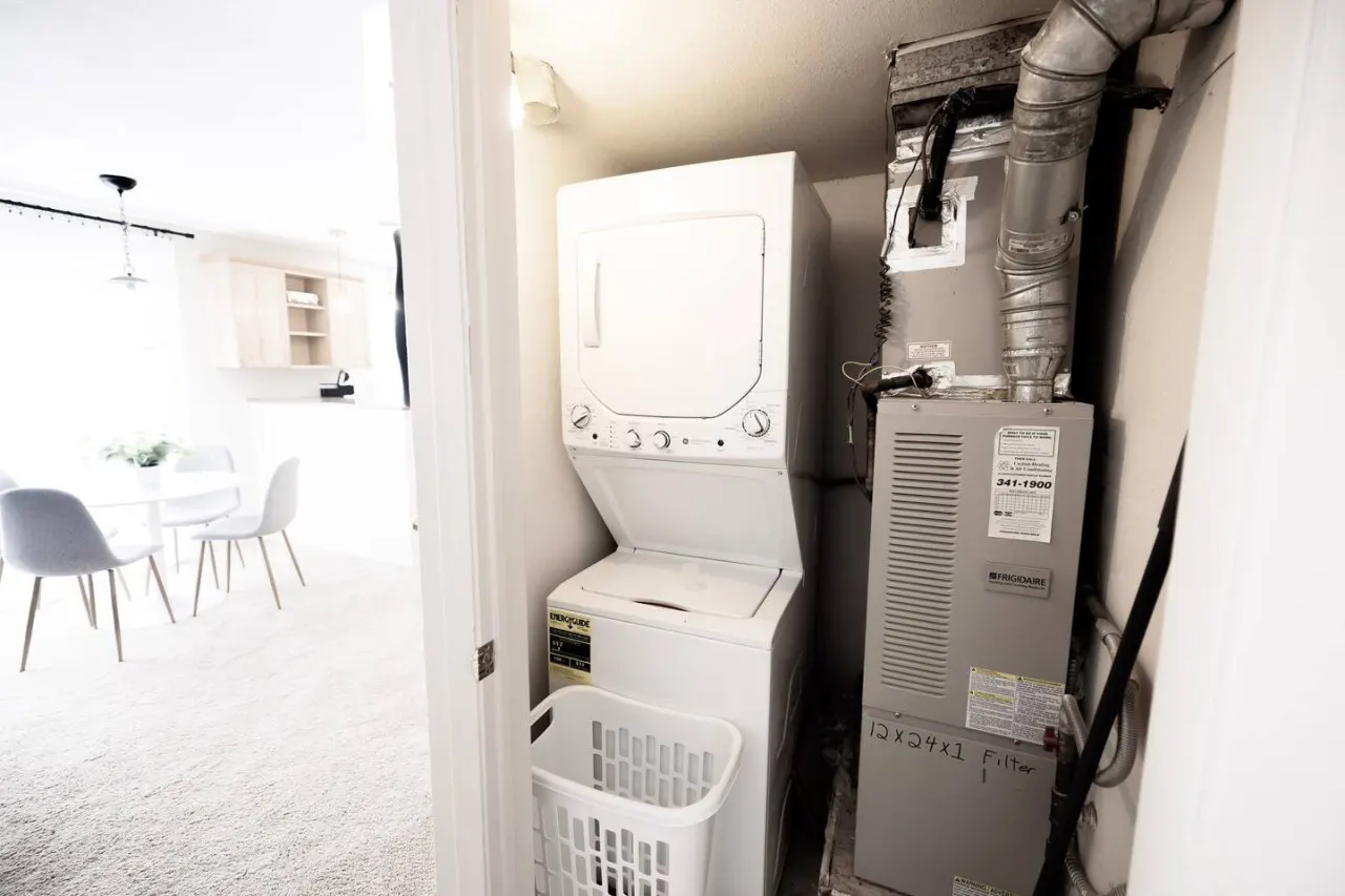 Modern 1 bed condo Minutes from DTC 14