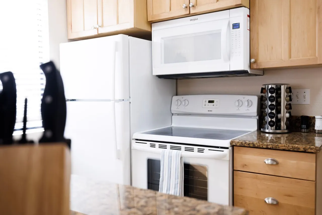 Modern 1 bed condo Minutes from DTC 8