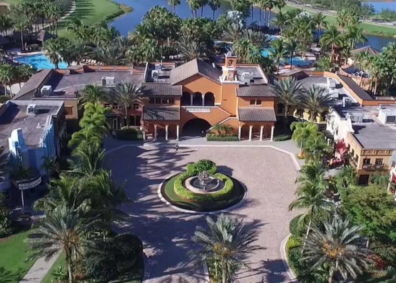 Peacock Villa * in luxury resort-style Paseo 6