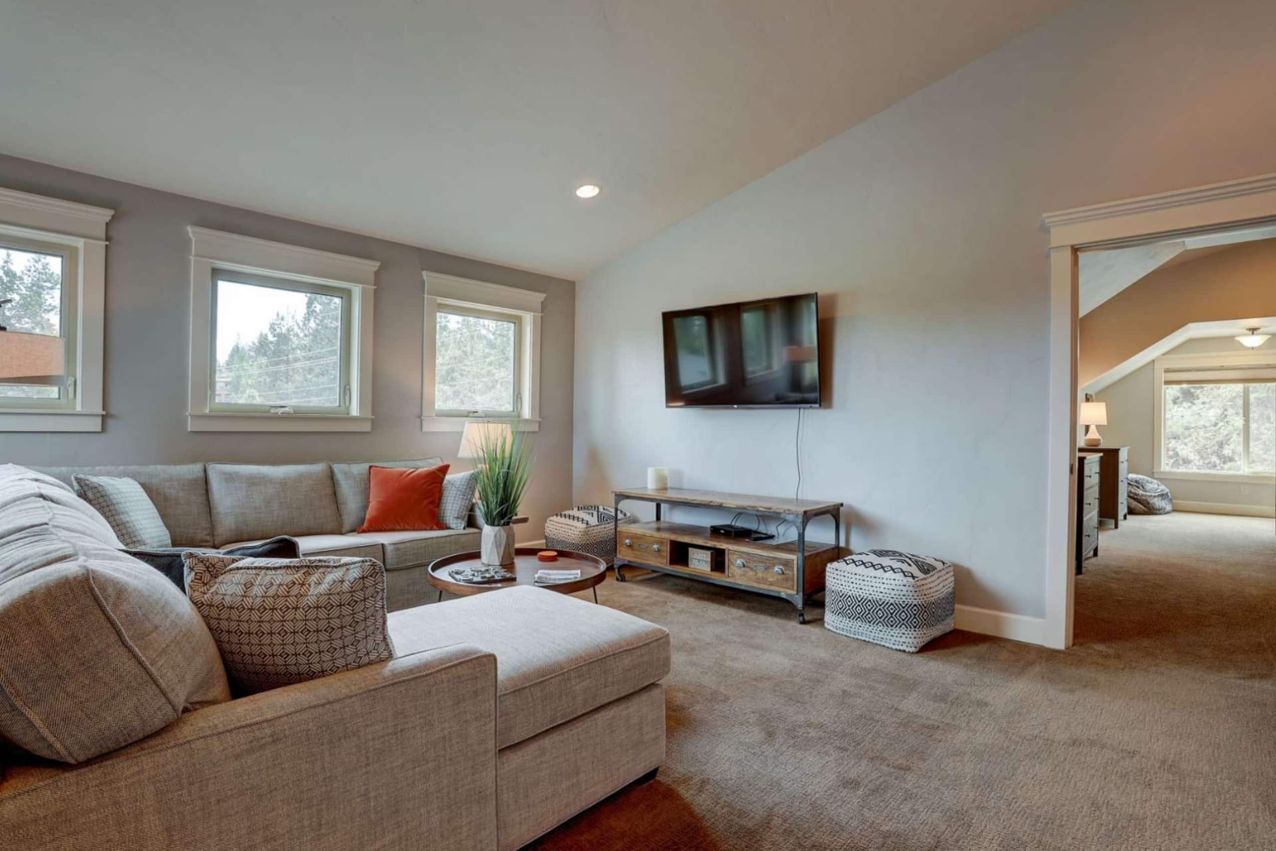 Ultimate River House-20 mins to Bachelor. Old 36