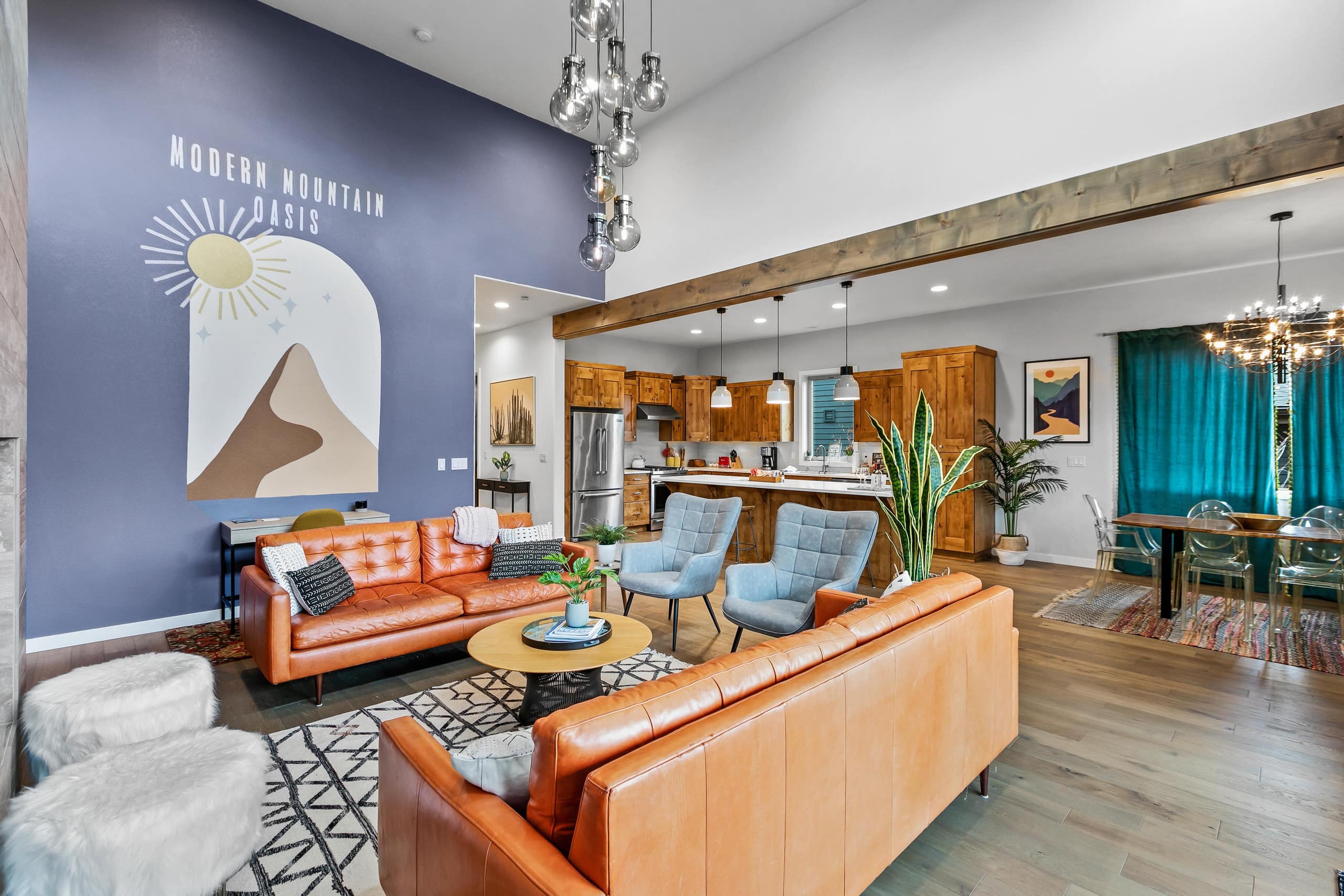 Luxury Bend Getaway | Hot Tub • Fireplace • Views 8