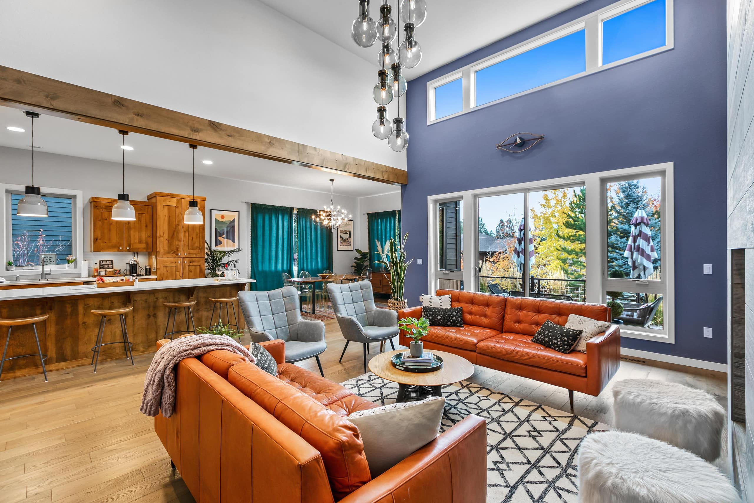 Luxury Bend Getaway | Hot Tub • Fireplace • Views — photo 4