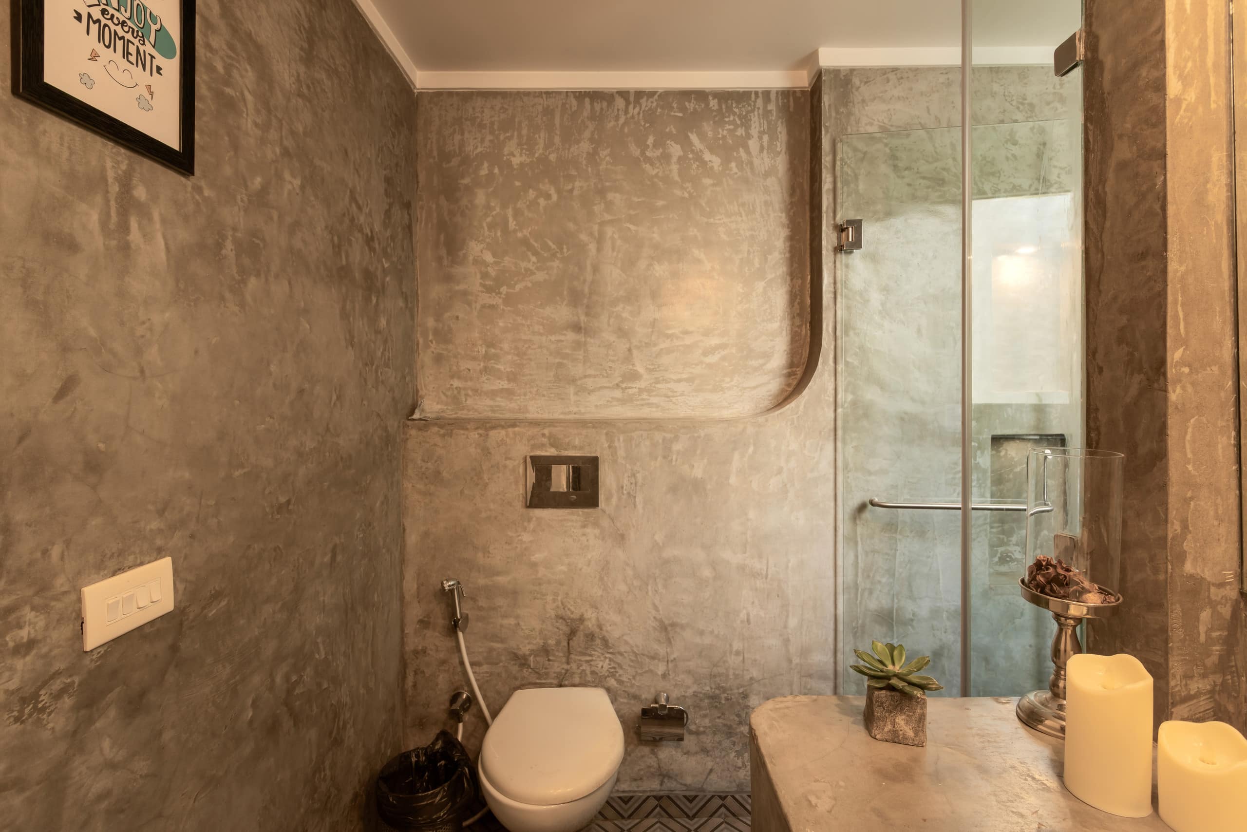 Spacious Duplex Glass House with Pool in Siolim 10