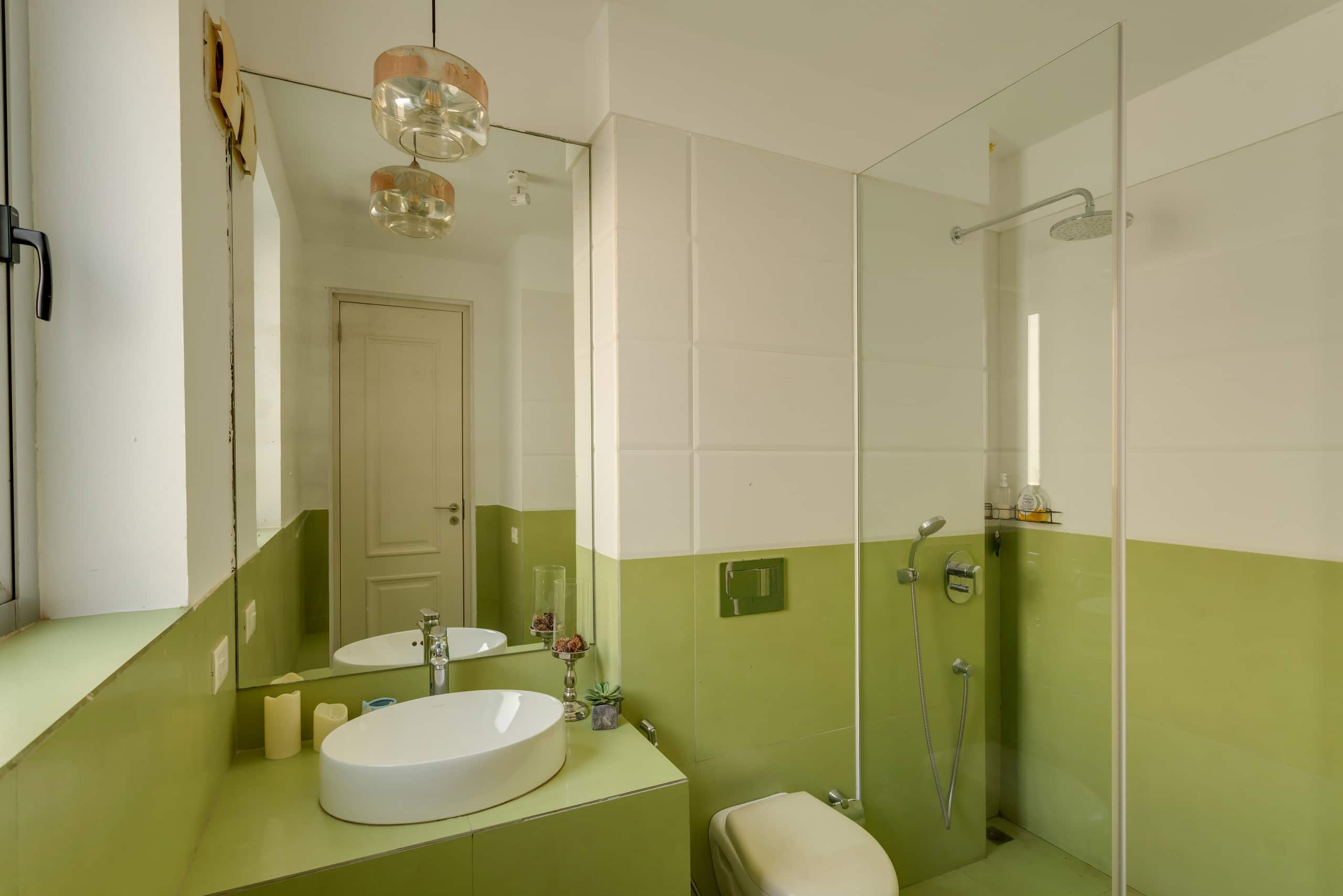 Spacious Duplex Glass House with Pool in Siolim 21