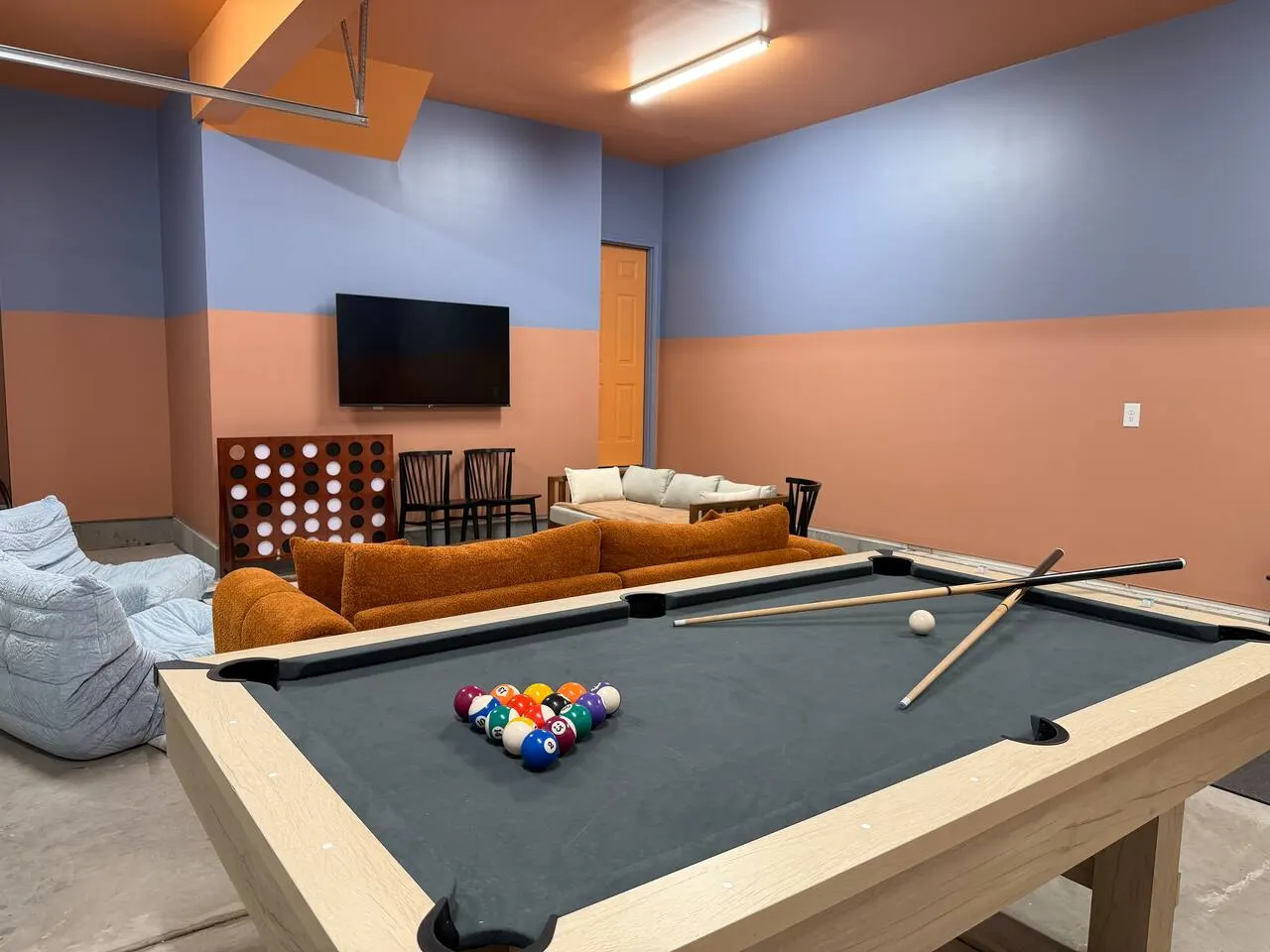 Artsy Vibe, Garage Gym & Game Room, RelaxnRaleigh 1