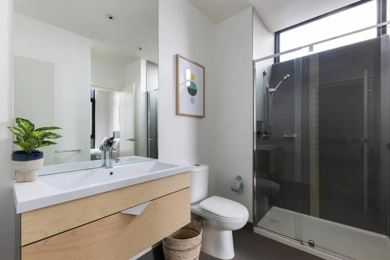 Lilly: 2 Bed, 2 Bath Apartment 11