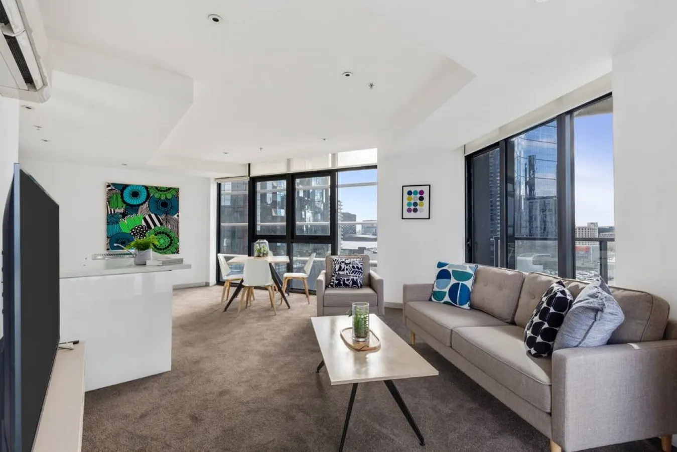 Lilly: 2 Bed, 2 Bath Apartment 3