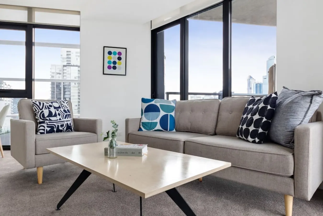 Lilly: 2 Bed, 2 Bath Apartment 7