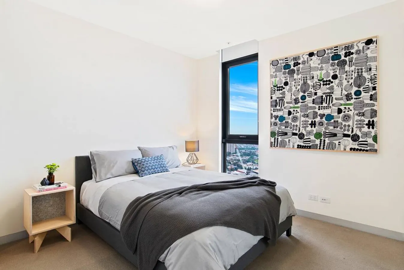 Lilly: 2 Bed, 2 Bath Apartment 8
