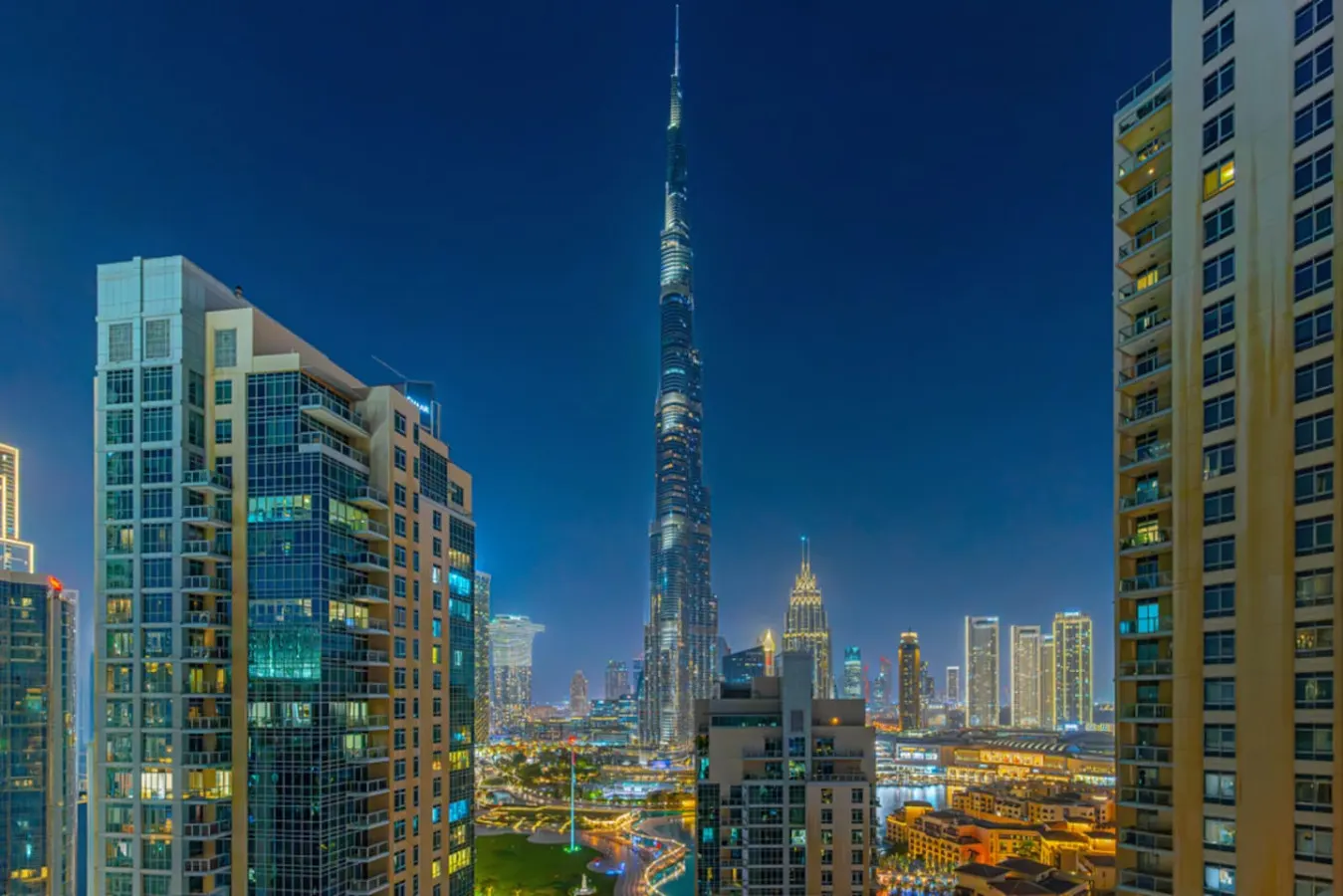 Luxury 2BR Full Burj Khalifa & Fountain Views 17