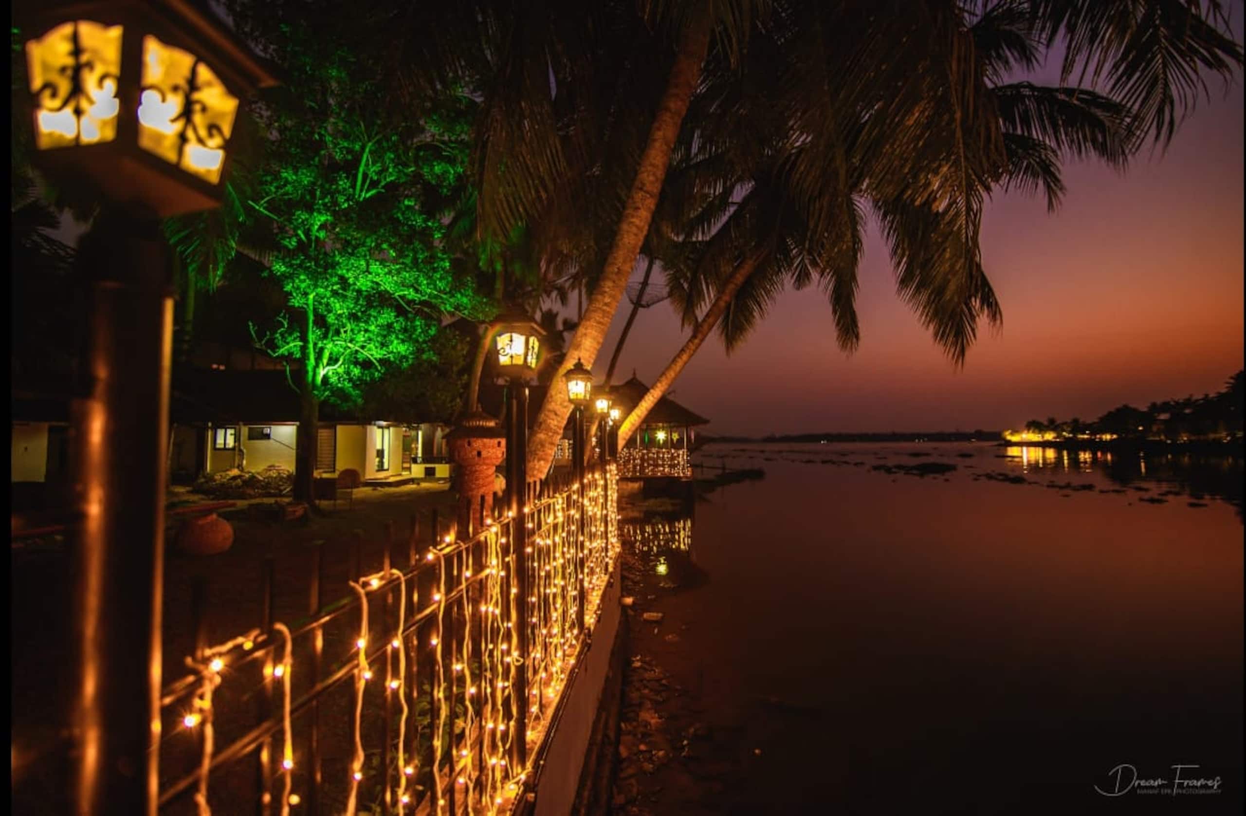Serene Waters - Waterfront Villas with 2 Pools 4