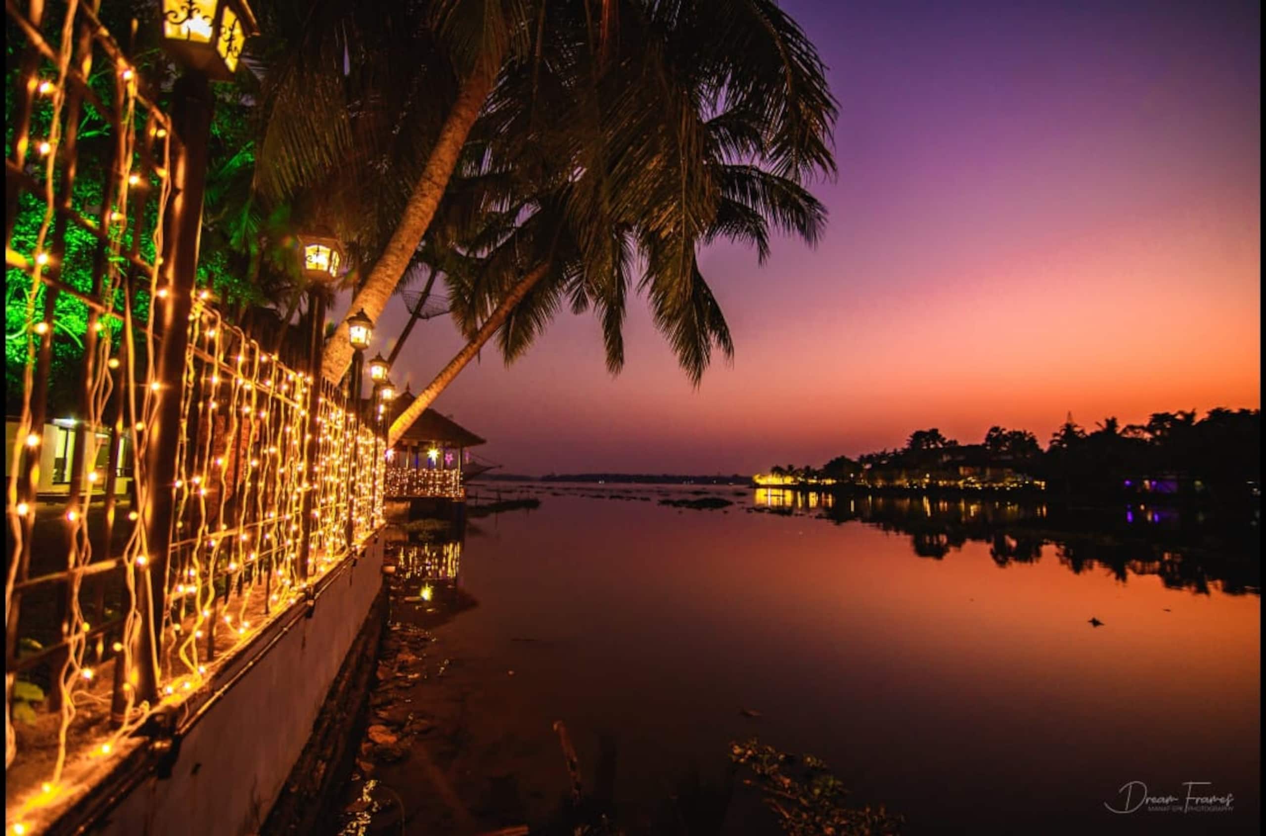 Serene Waters - Waterfront Villas with 2 Pools