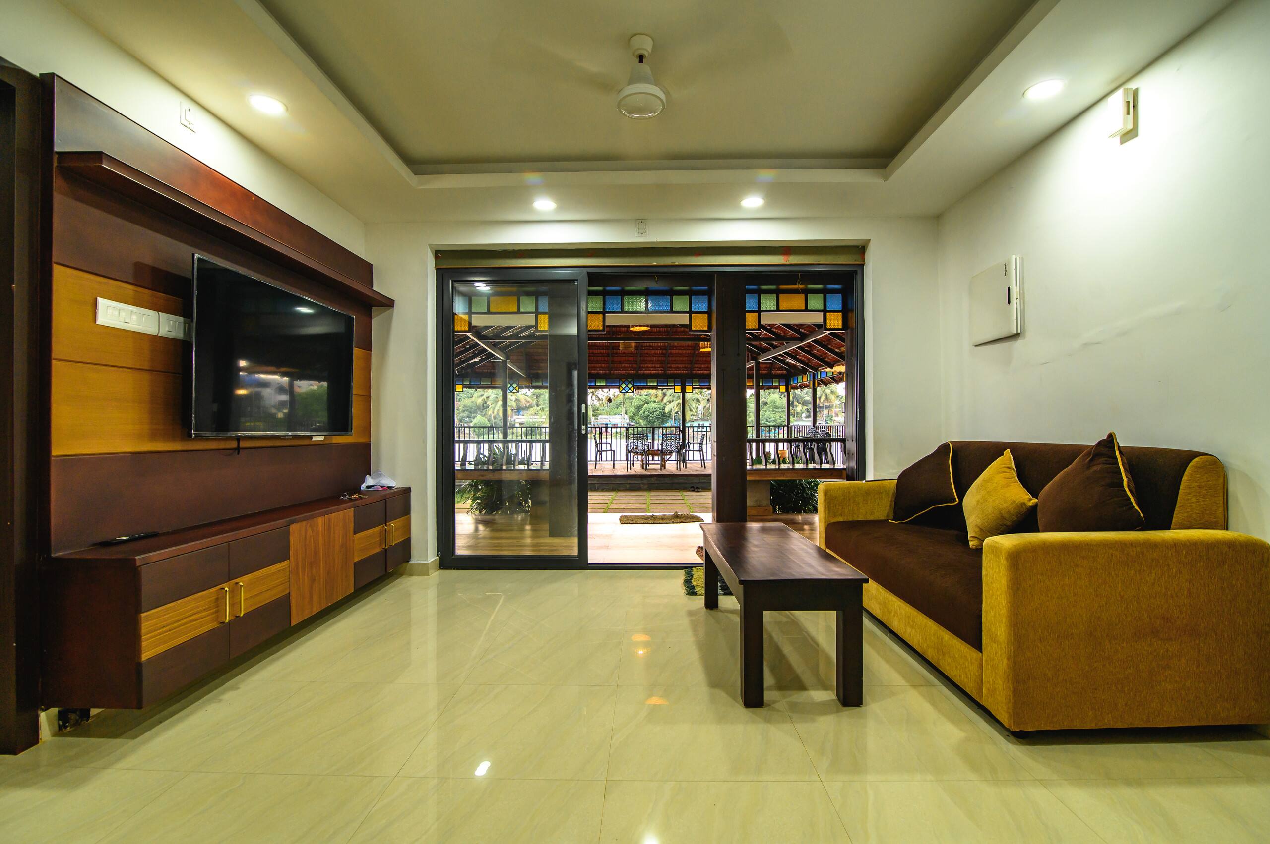 Serene Waters - Waterfront Villas with 2 Pools 7