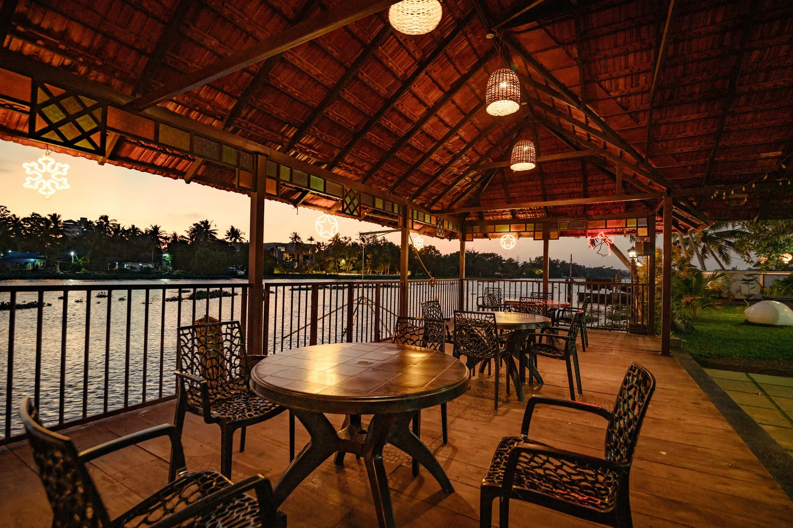 Serene Waters - Waterfront Villas with 2 Pools 3
