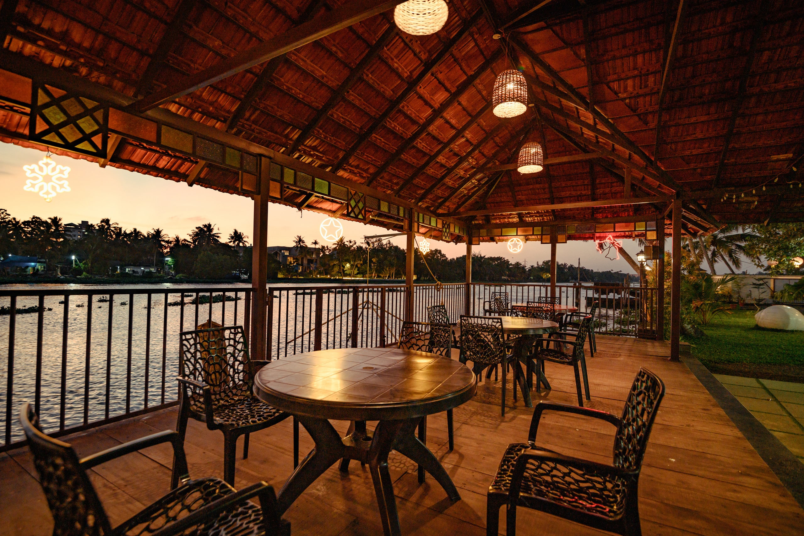 Serene Waters - Waterfront Villas with 2 Pools 3
