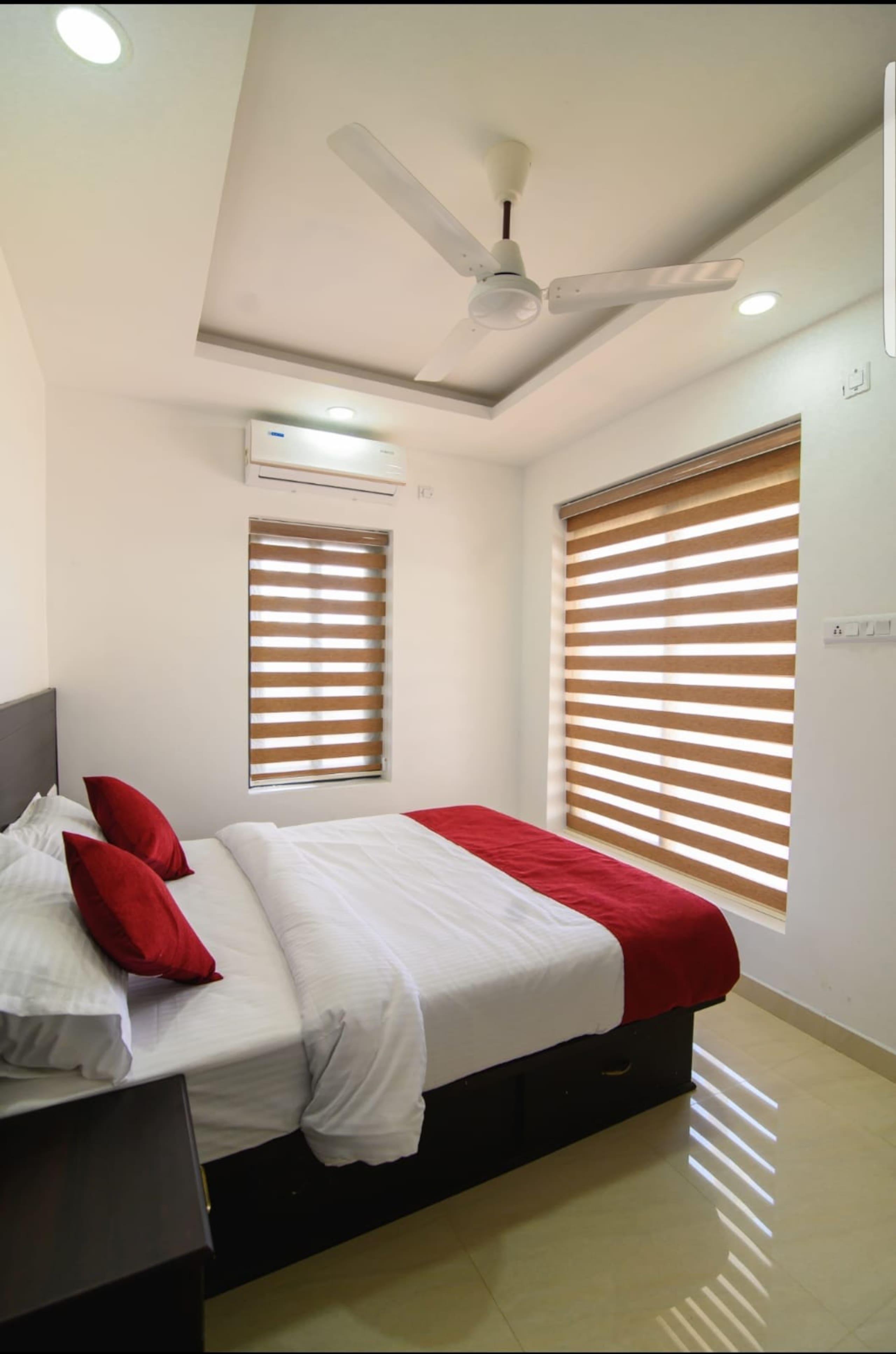 Serene Waters - Waterfront Villas with 2 Pools 10