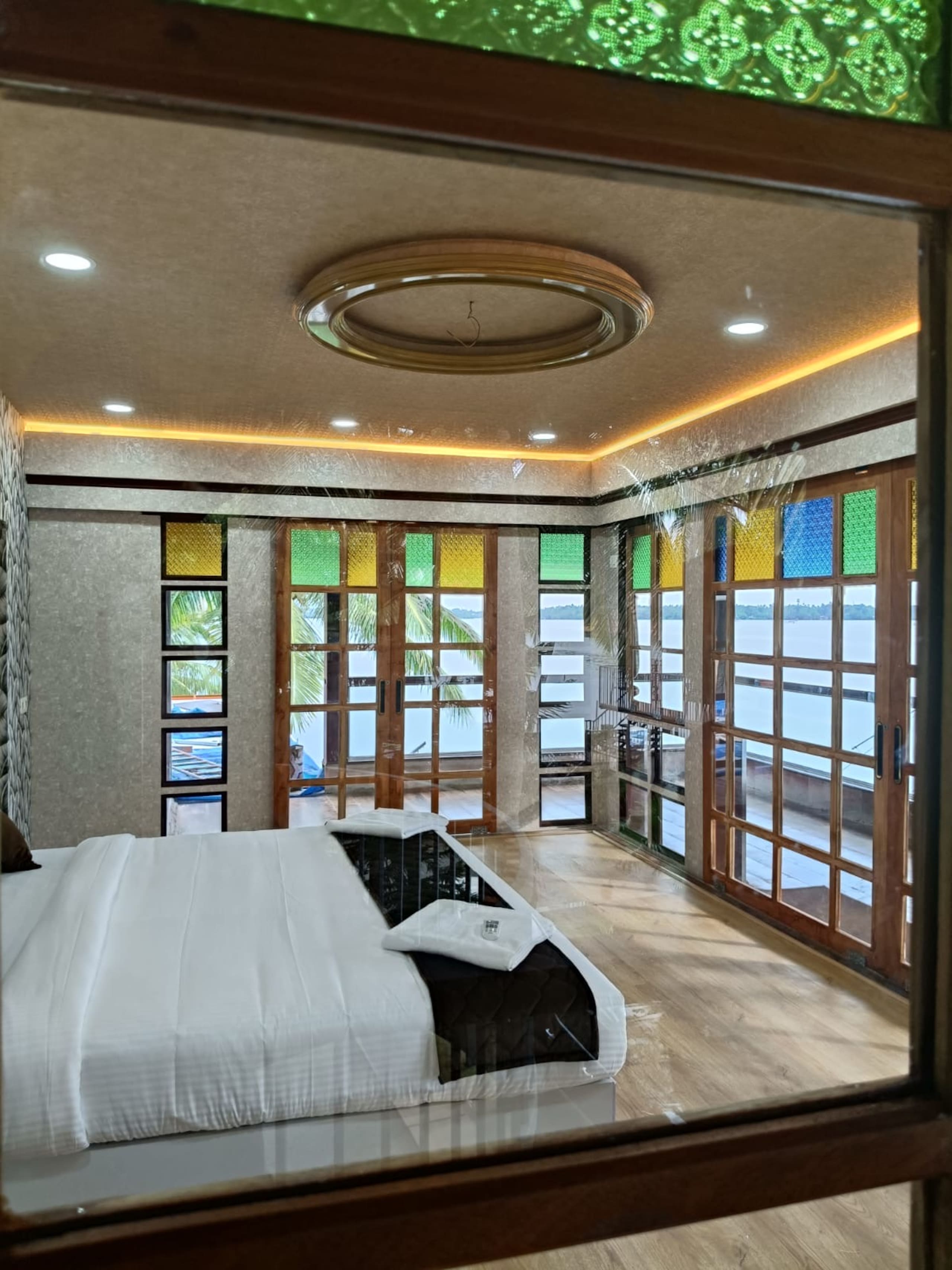 Serene Waters - Waterfront Villas with 2 Pools 13