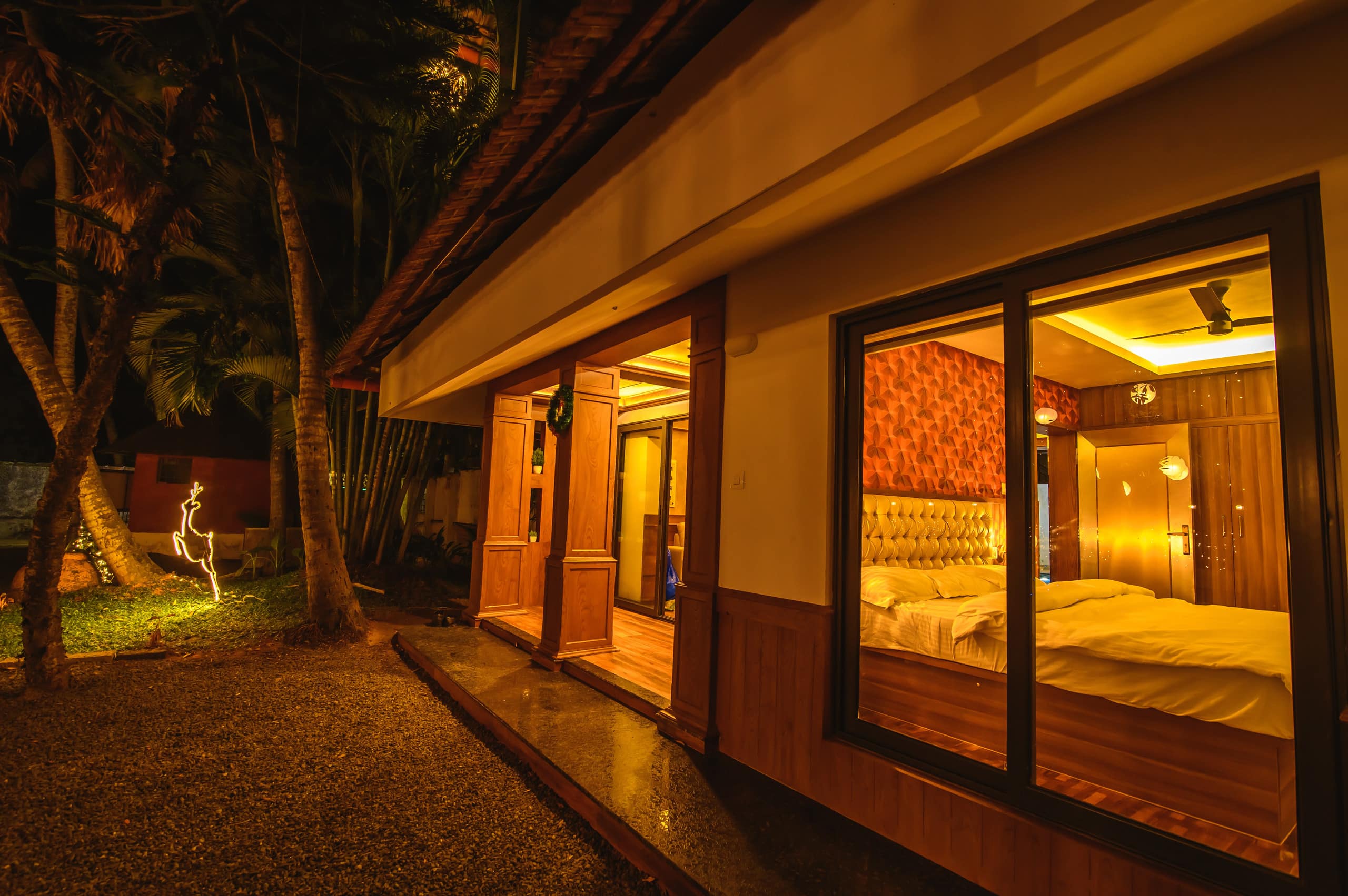 Serene Waters - Waterfront Villas with 2 Pools 23