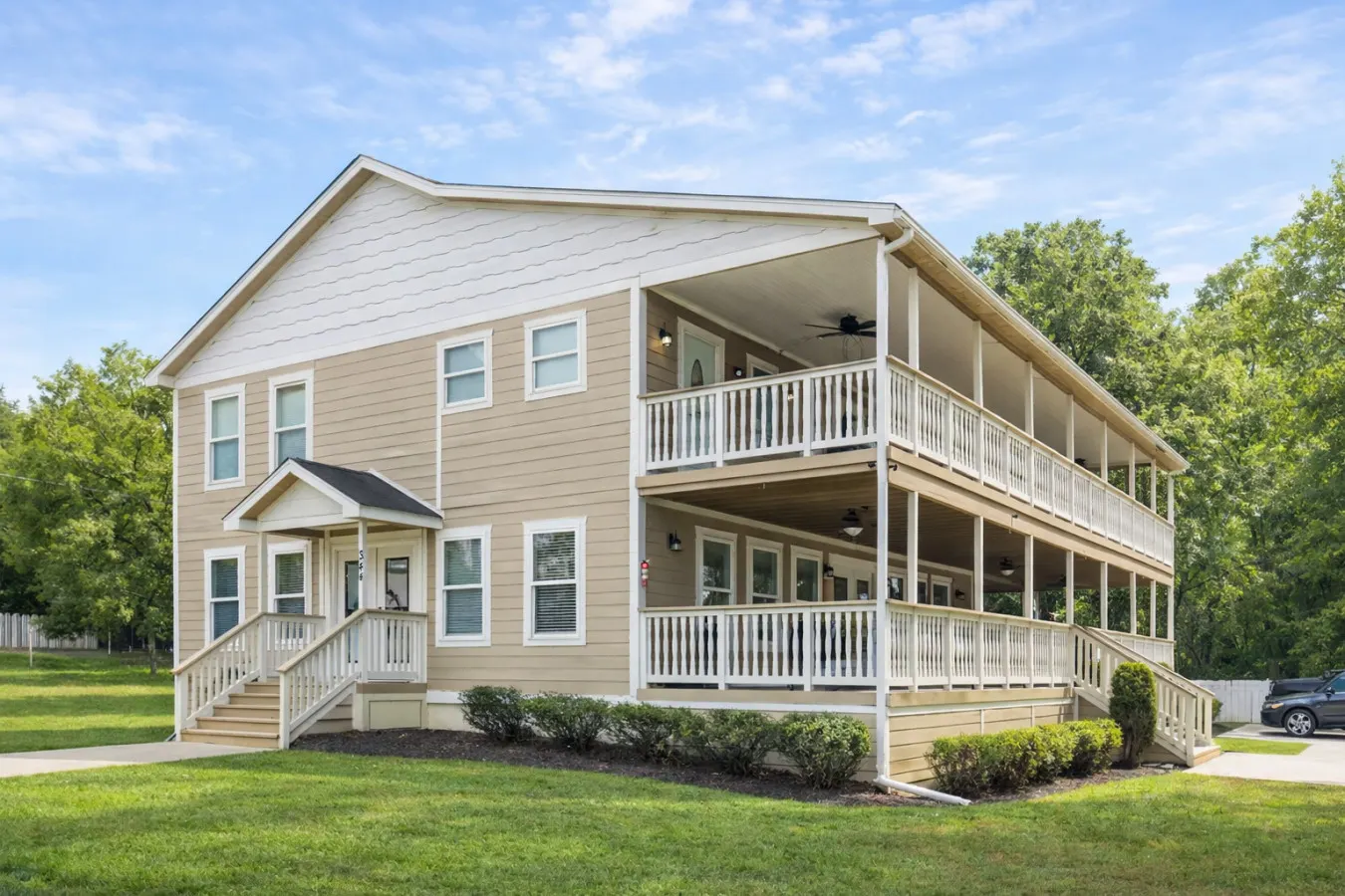 Buckeye Lake: Colonial on Crane — photo 2