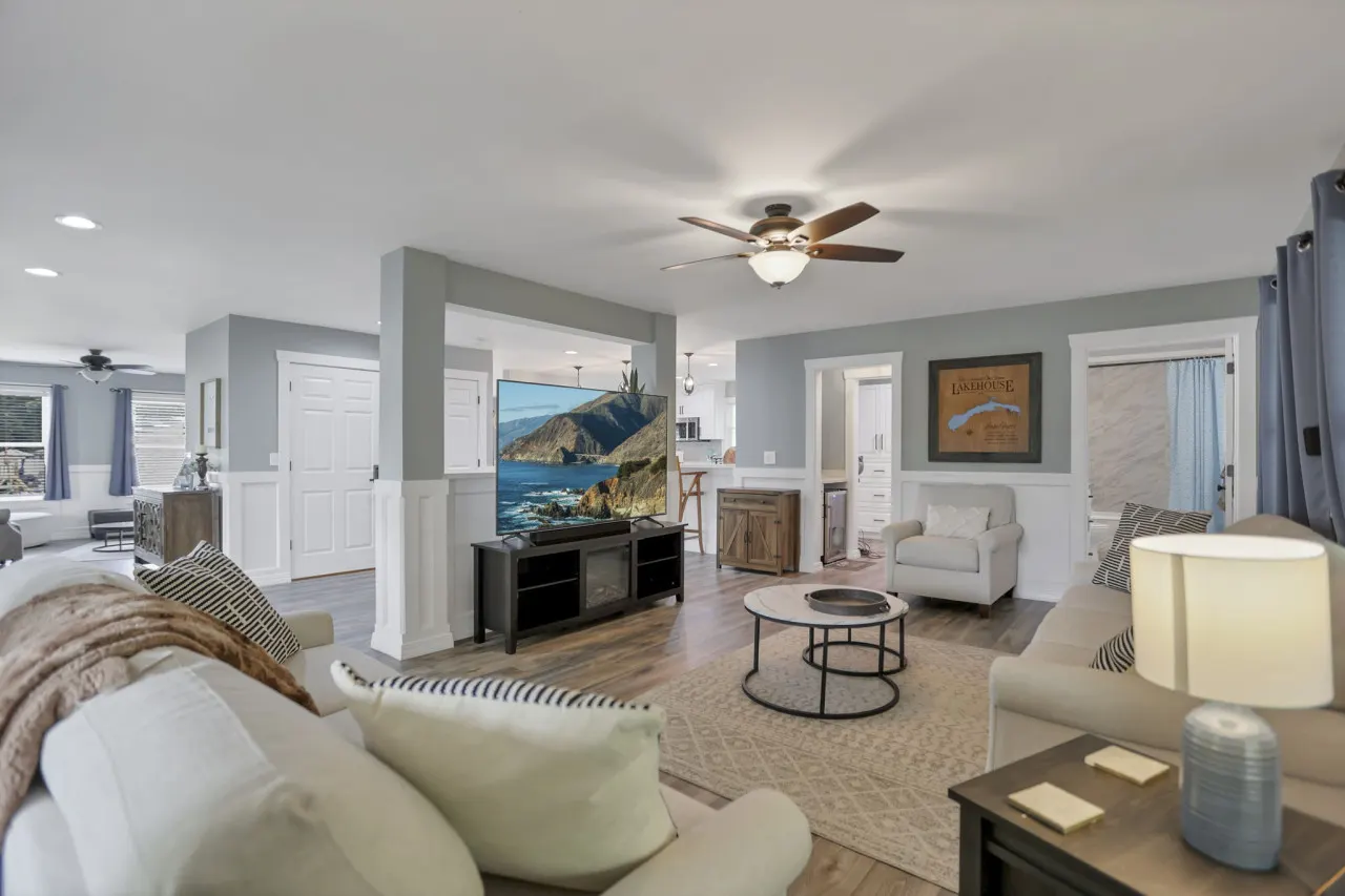 Buckeye Lake: Colonial on Crane — photo 4
