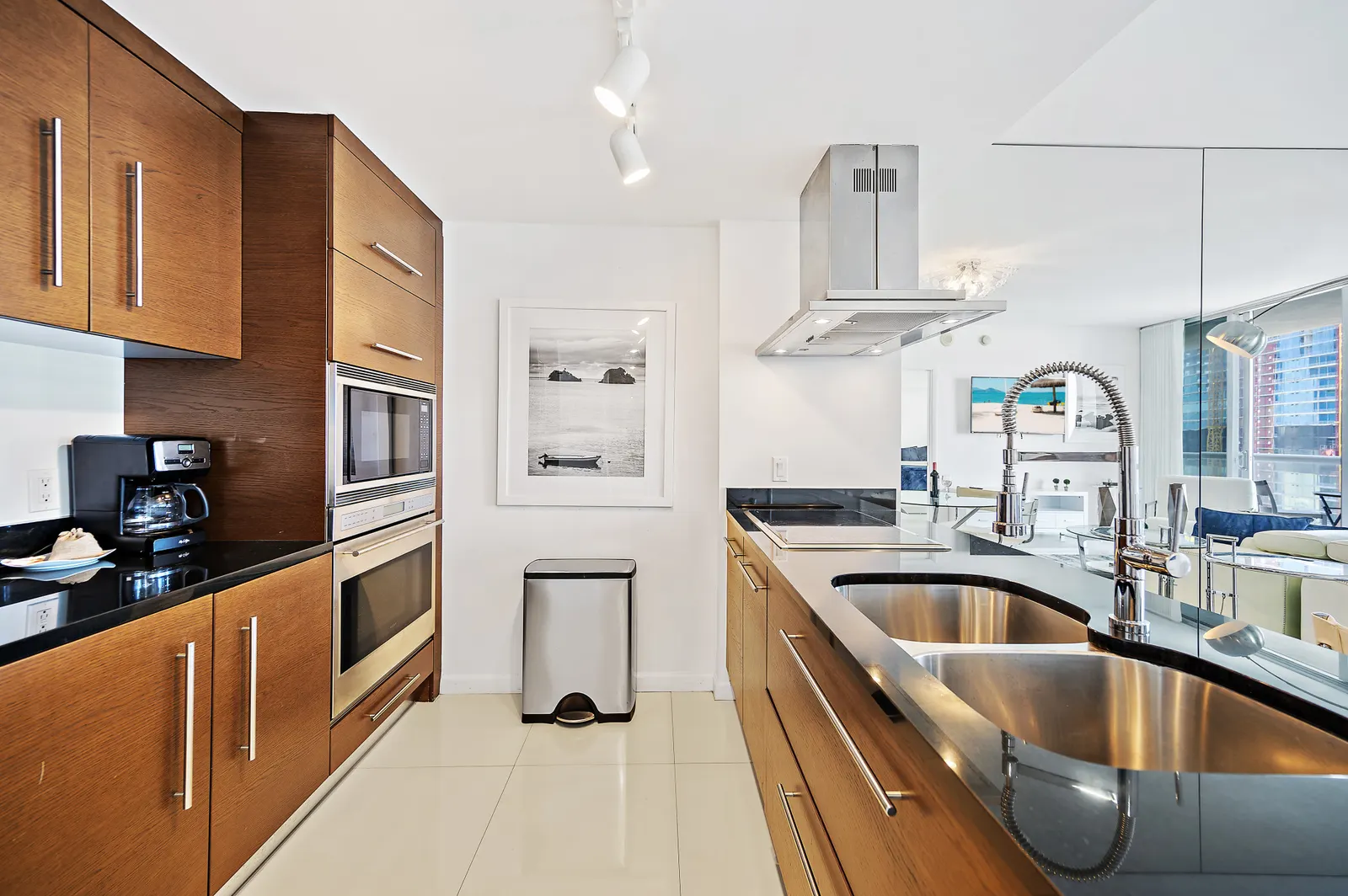 ★★Majestic High Rise Unit with view at W Hotel ★★ 4
