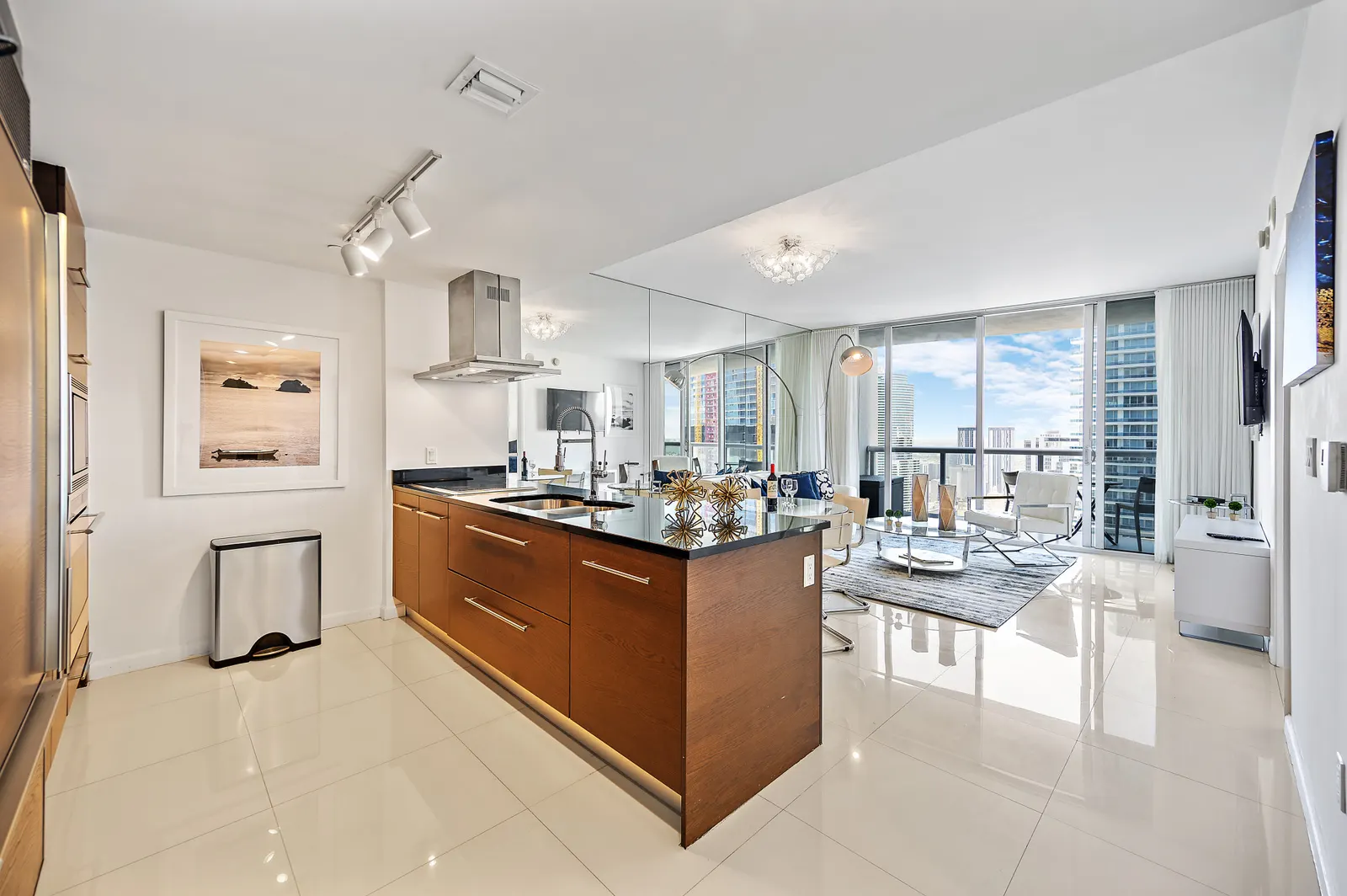 ★★Majestic High Rise Unit with view at W Hotel ★★ 6