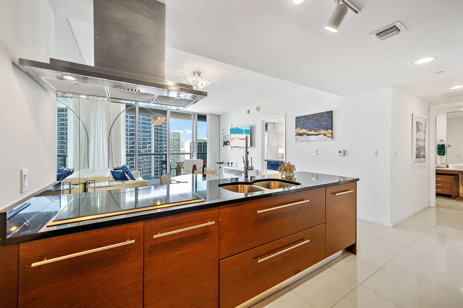 ★★Majestic High Rise Unit with view at W Hotel ★★ 7