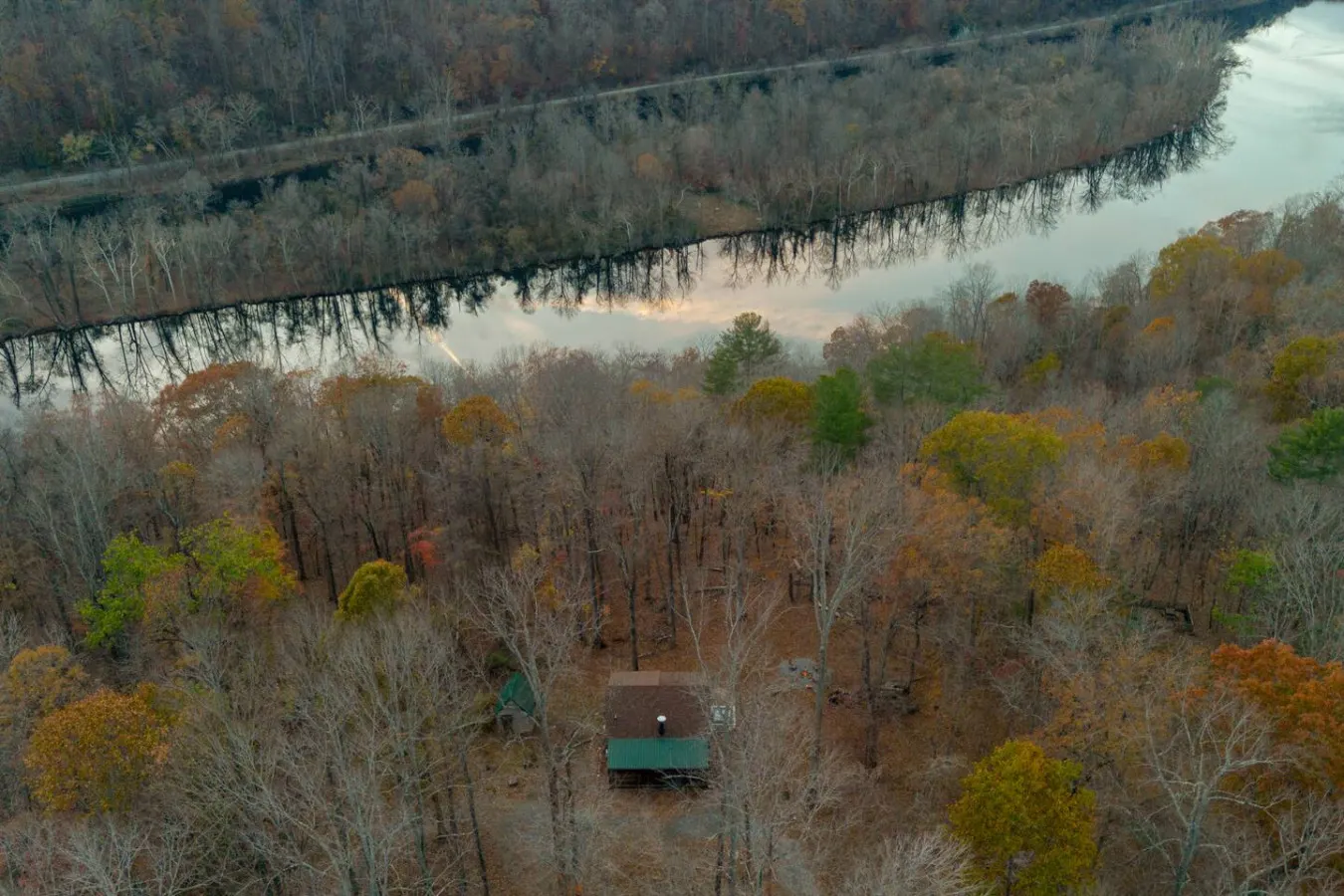 James River Cabin Riverfront W/ Hot Tub & Views 10