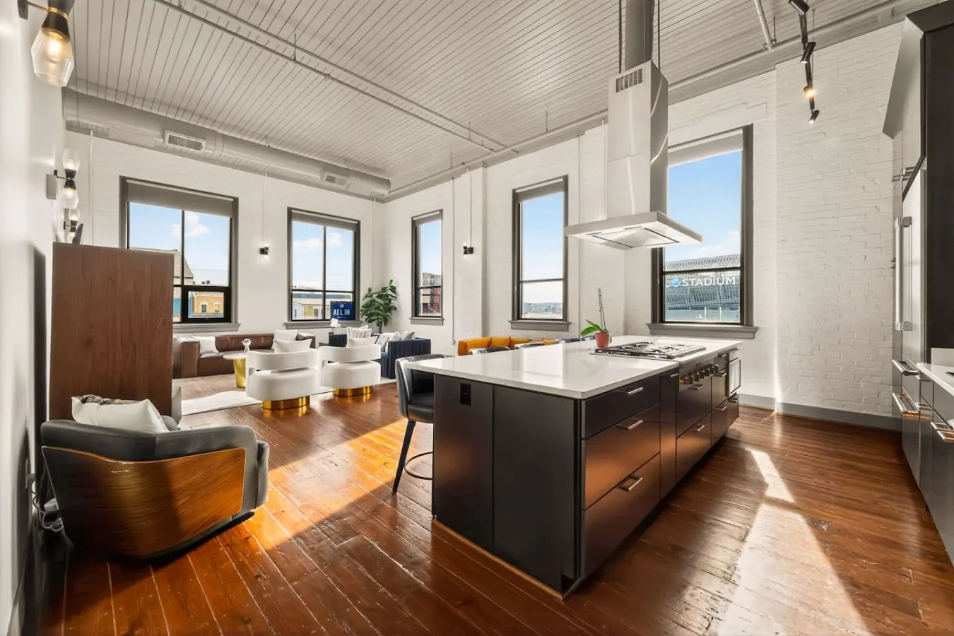 Luxury 6BR Retreat w Rooftop Deck at TQL Stadium 12