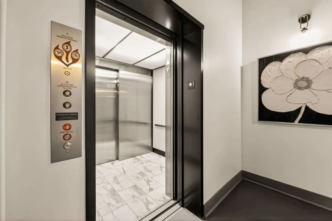 Luxury 6BR Retreat w Rooftop Deck at TQL Stadium 14