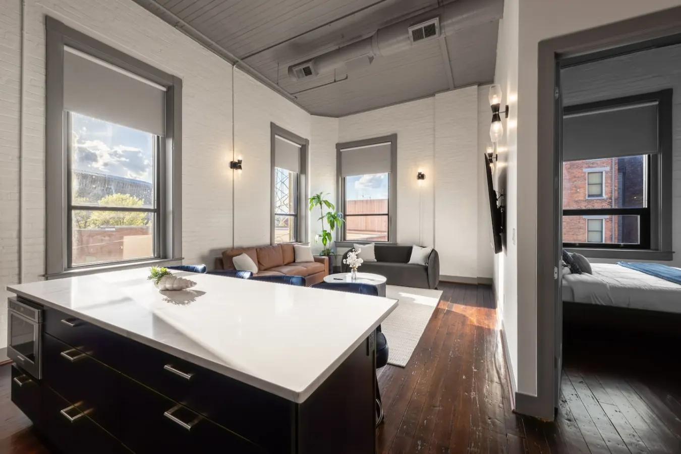 Luxury 6BR Retreat w Rooftop Deck at TQL Stadium 17