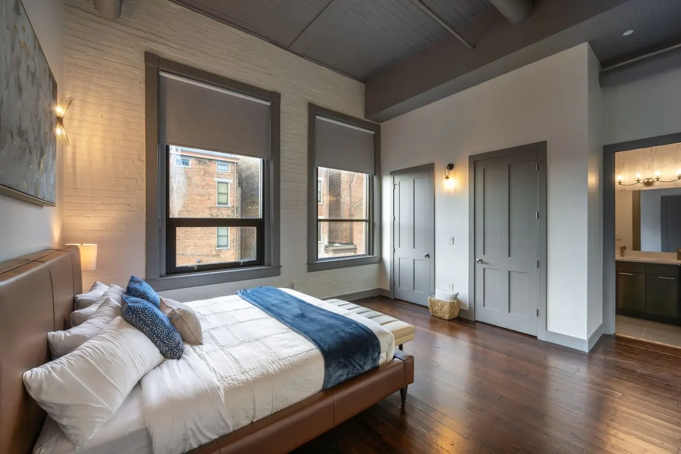 Luxury 6BR Retreat w Rooftop Deck at TQL Stadium 19