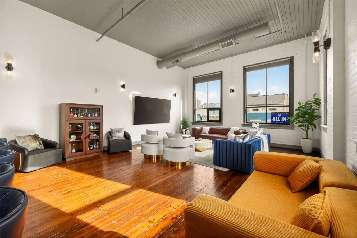 Luxury 6BR Retreat w Rooftop Deck at TQL Stadium 6