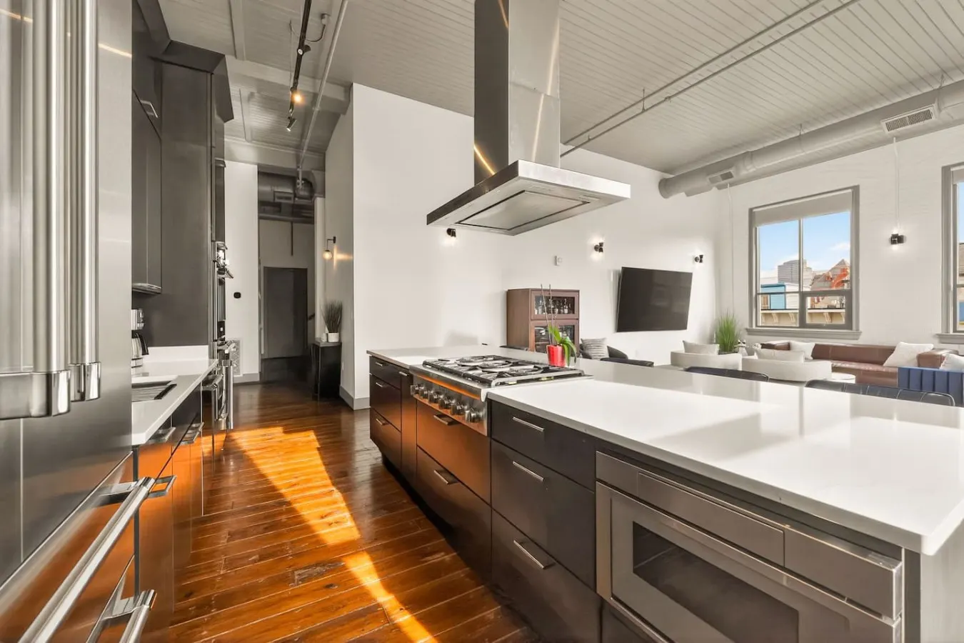 Luxury 6BR Retreat w Rooftop Deck at TQL Stadium 8