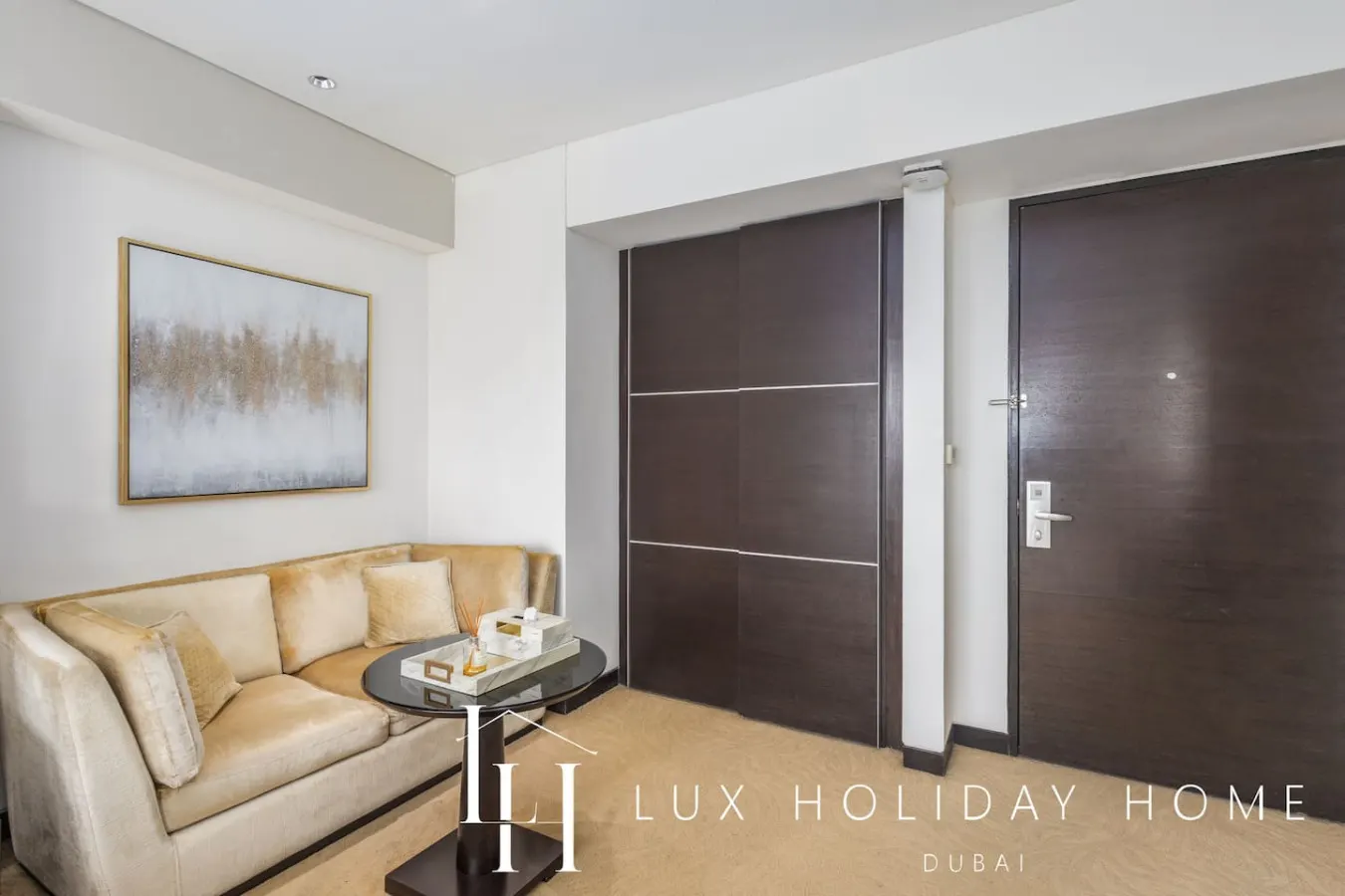 LUX The JW Marina Studio 4 12