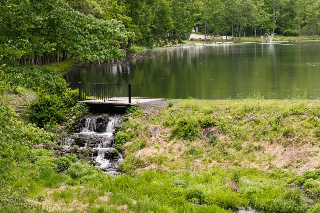 Leisure Lake Resort-Hot Tub, Paddle boats, Fishing 10